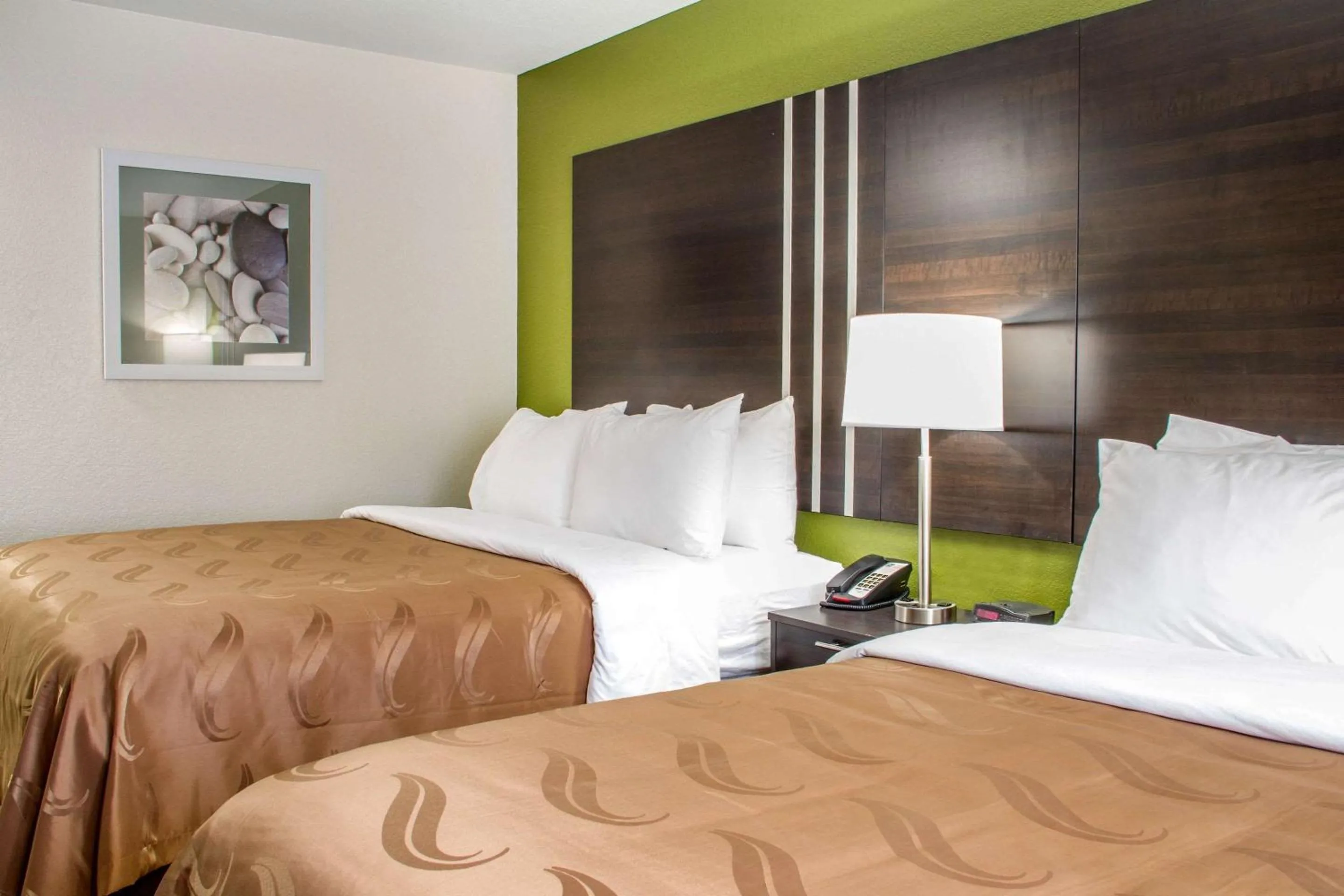 Photo of the whole room, Bed in Quality Inn & Suites Maggie Valley - Cherokee Area