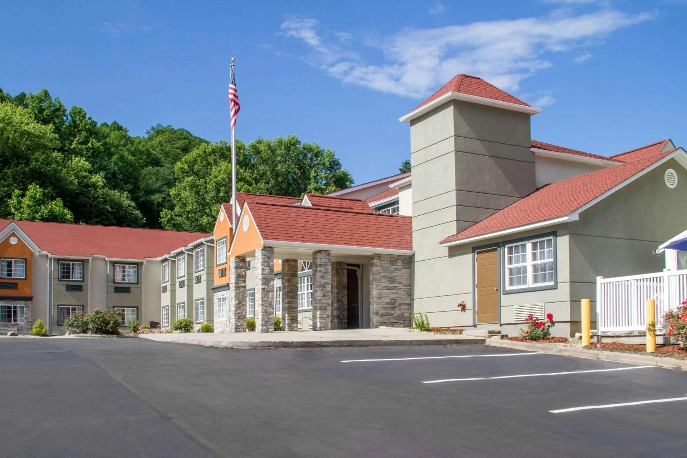 Property building in Quality Inn & Suites Maggie Valley - Cherokee Area