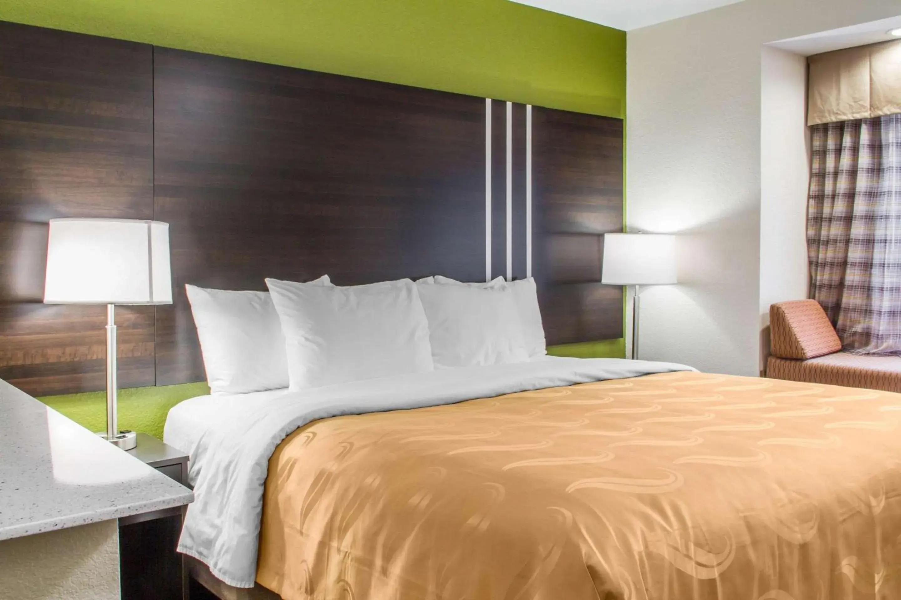 King Suite - Non-Smoking in Quality Inn & Suites Maggie Valley - Cherokee Area King Suite - Non-Smoking in Quality Inn & Suites Maggie Valley - Cherokee Area