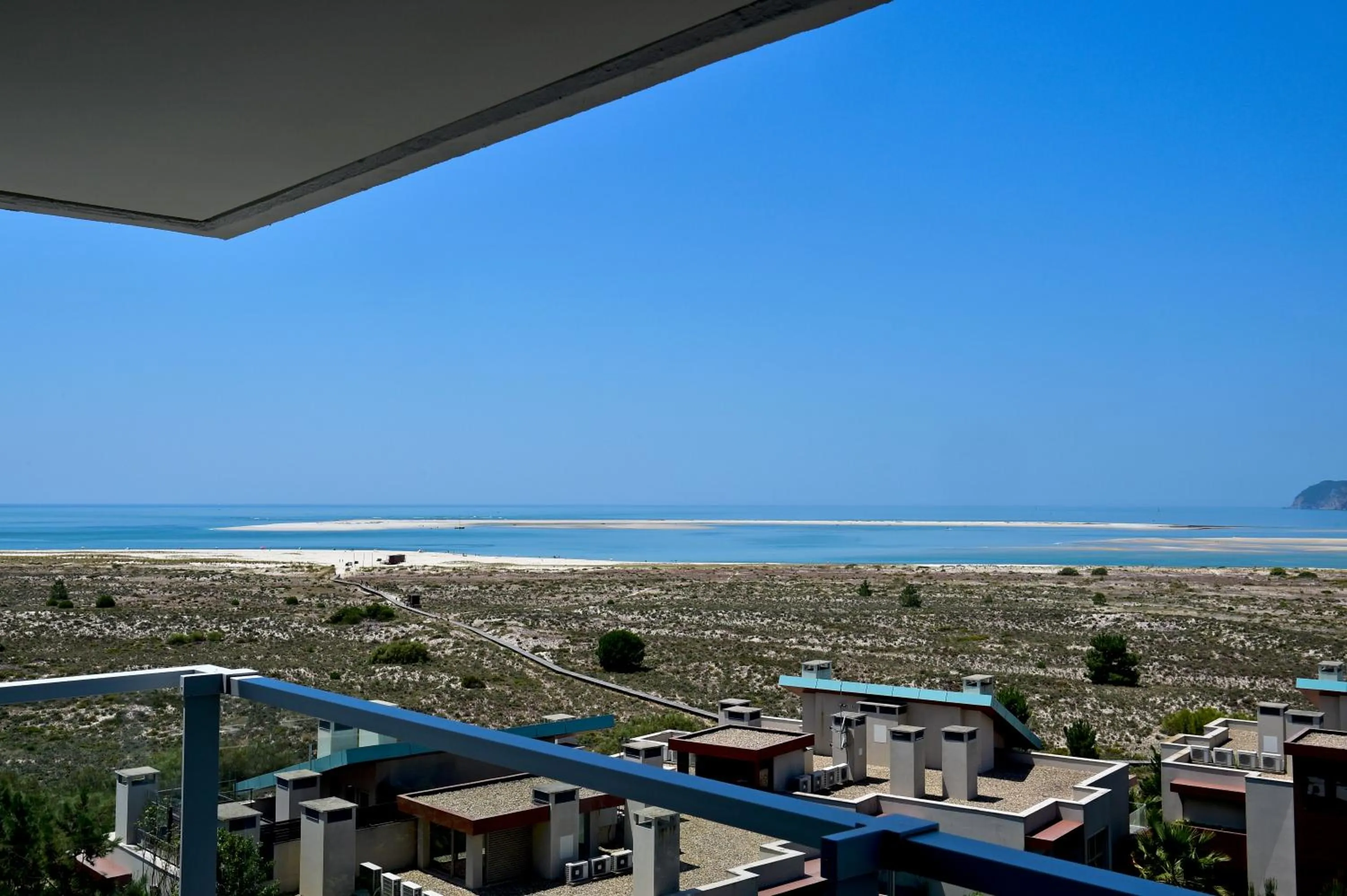 Natural landscape in Aqualuz Troia Rio by The Editory