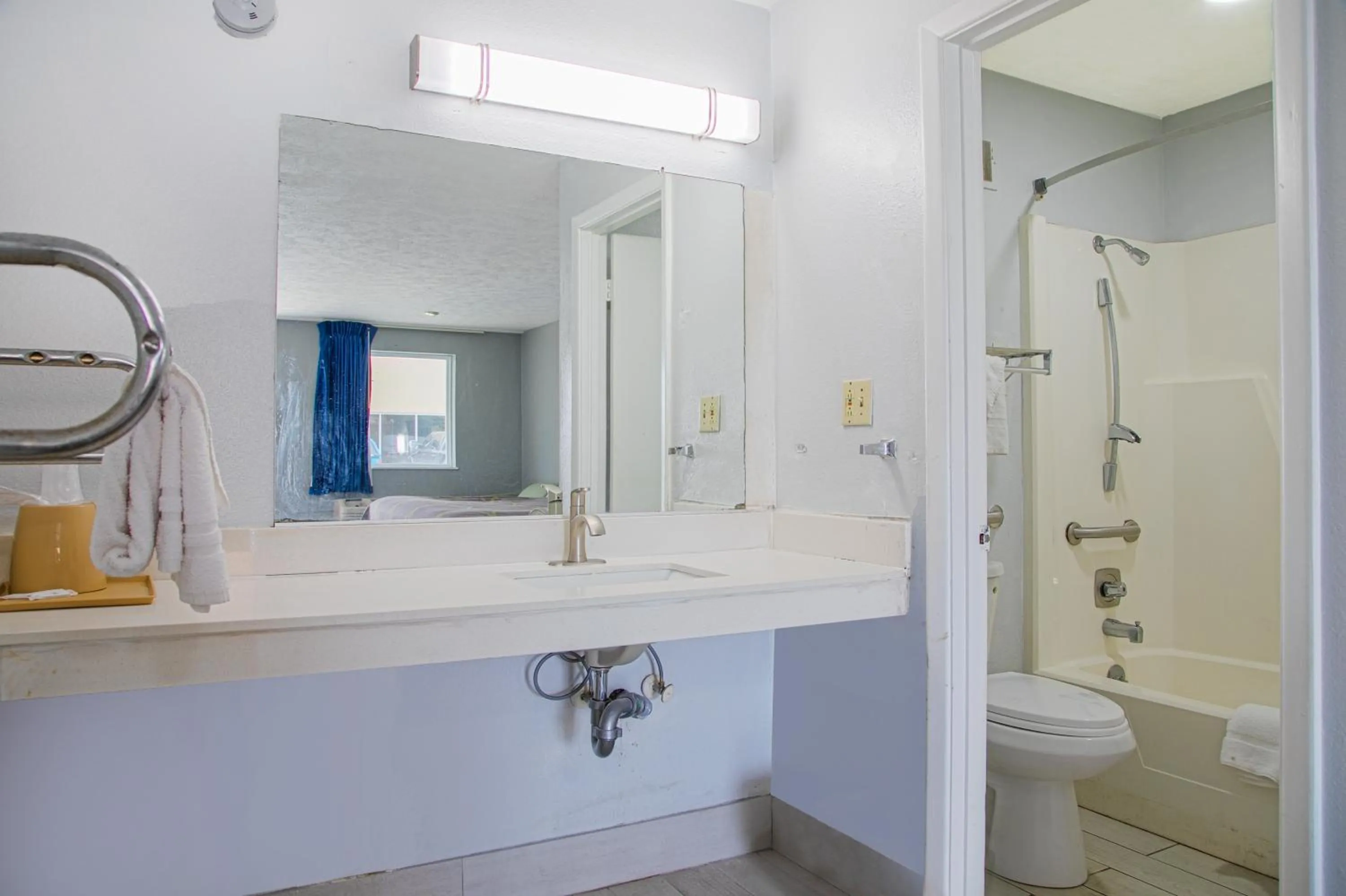 Bathroom in Masters Inn Augusta Washington Rd, I-20