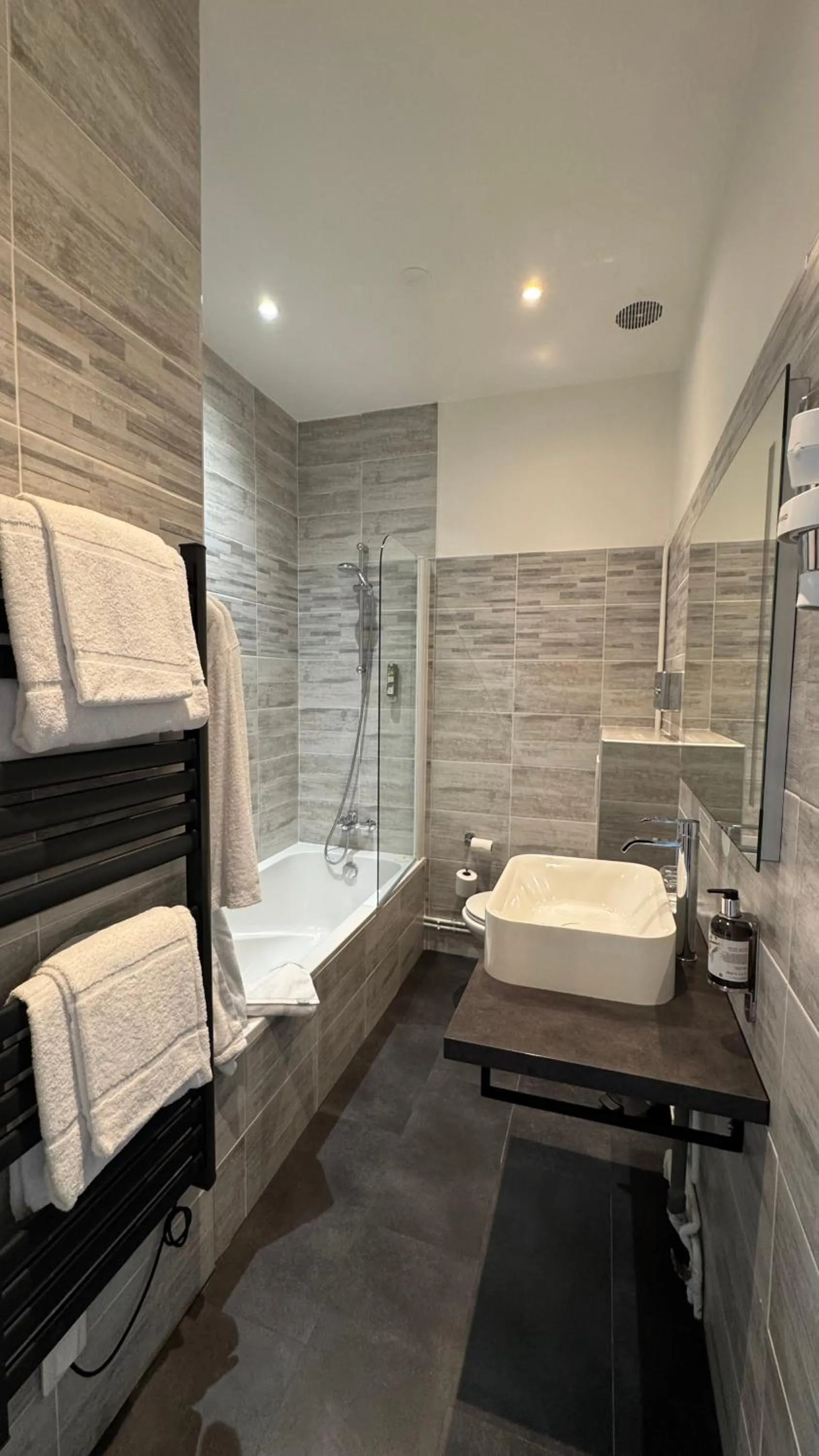 Bathroom in Hotel Bellevue