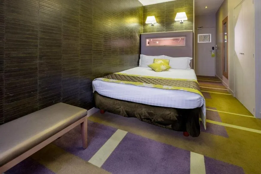 Bedroom, Bed in Hotel Bellevue