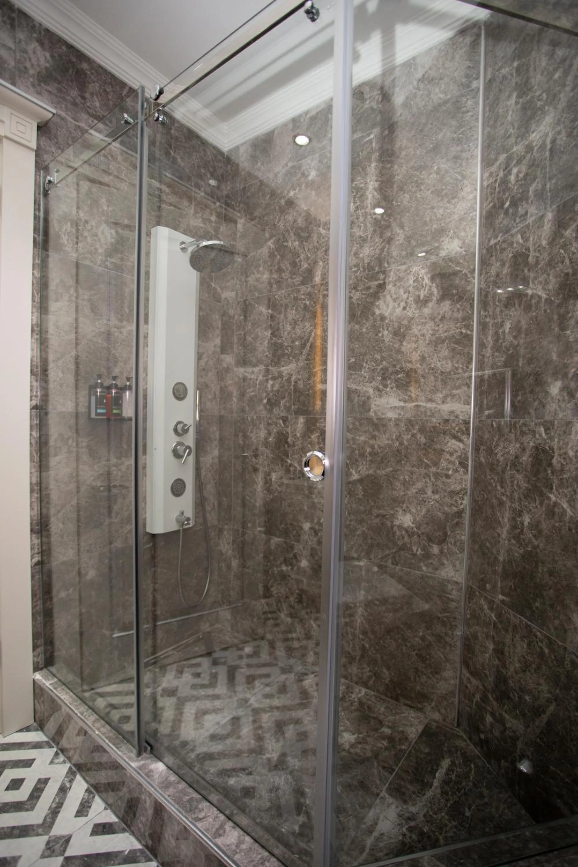 Shower in Batumi World Palace