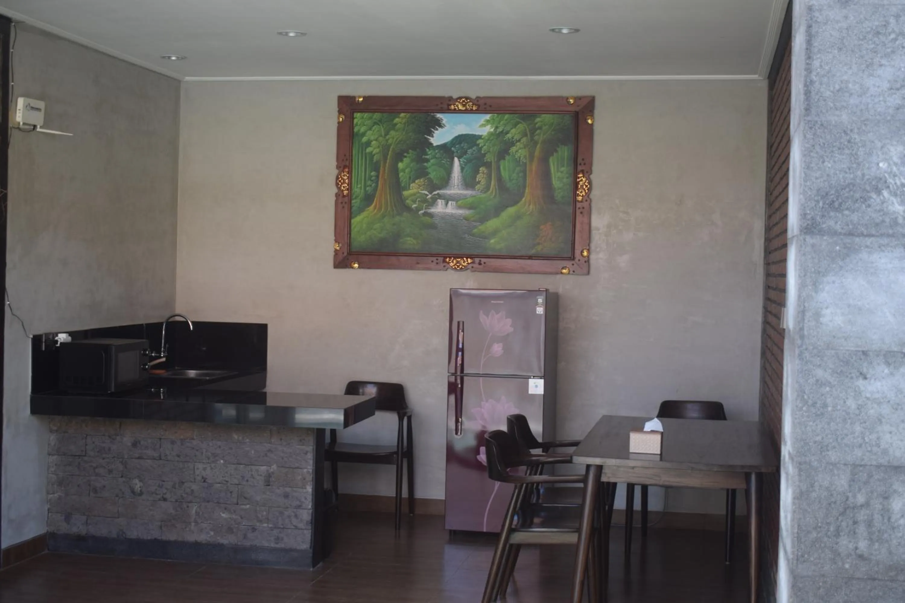 Communal kitchen in Werkudara Guest House