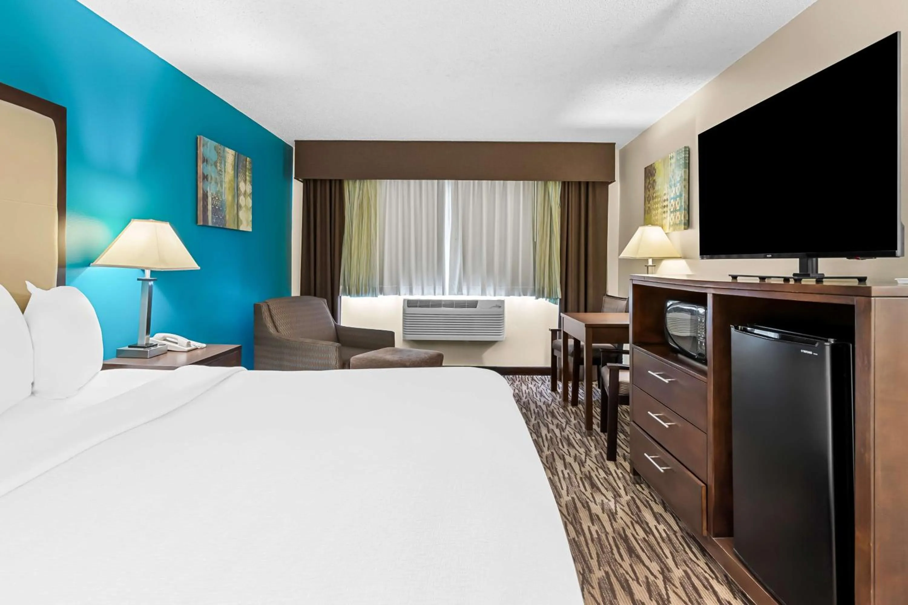 Bedroom, Bed in Best Western Baraboo Inn