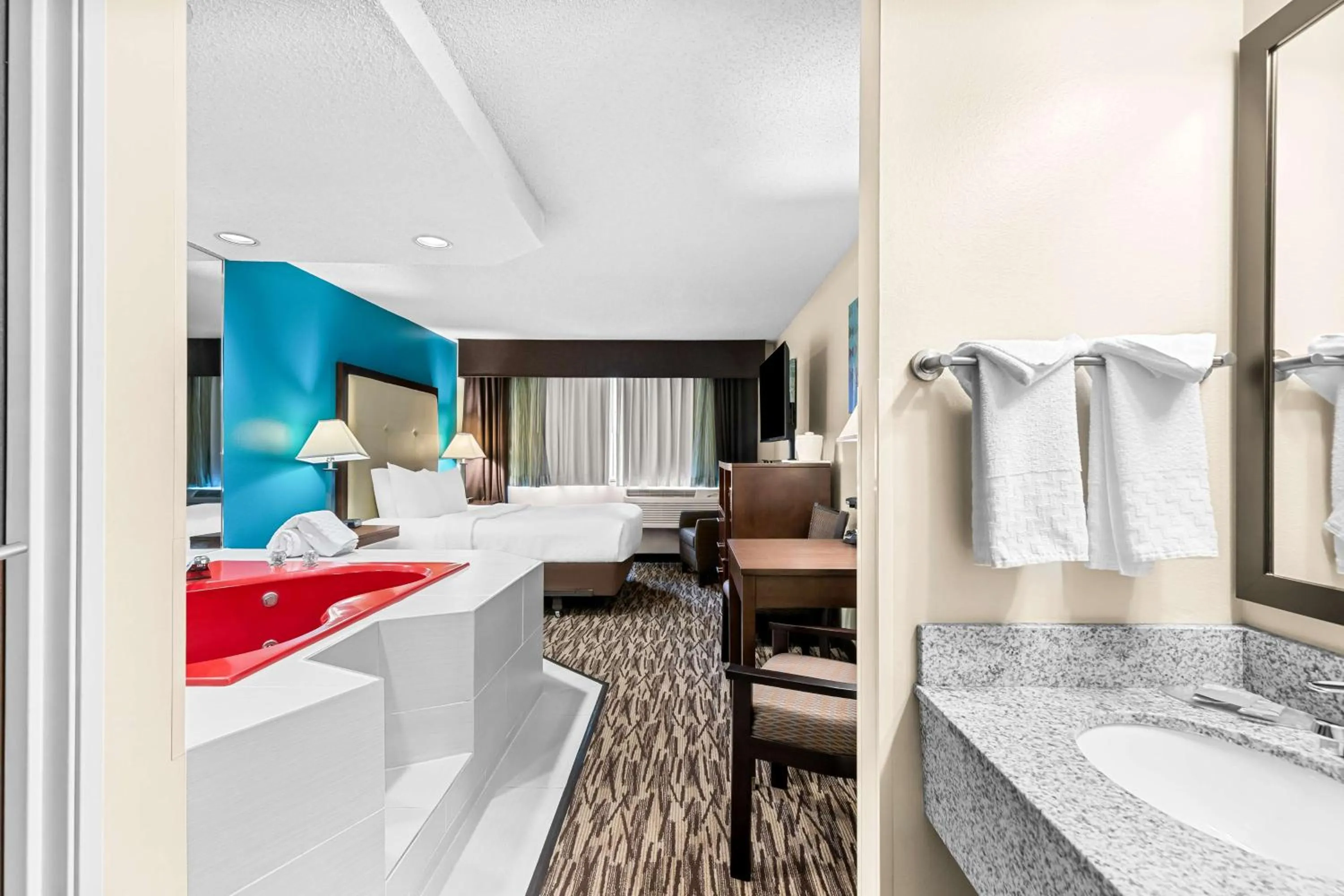 Bedroom, Bed in Best Western Baraboo Inn