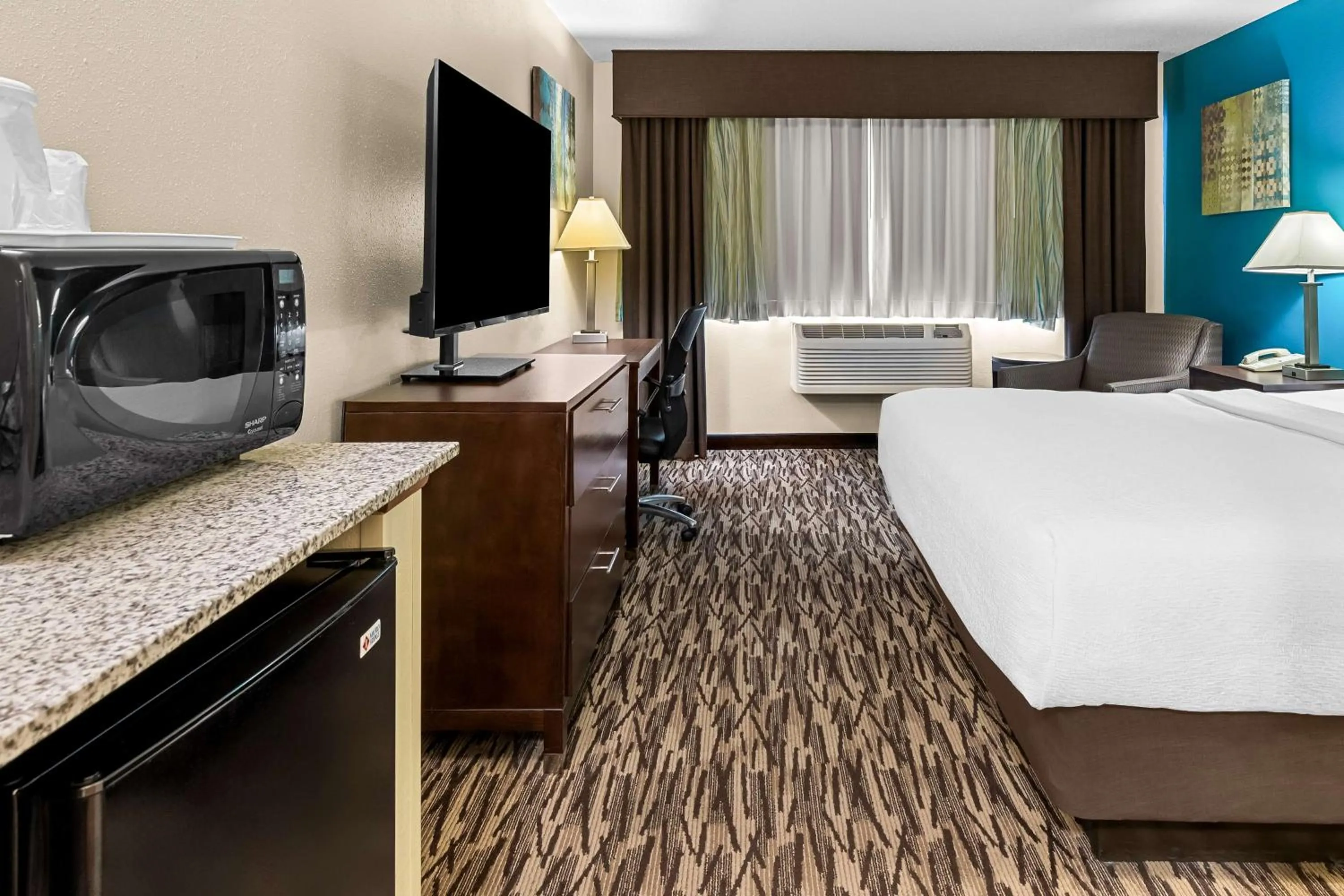 Bedroom, Bed in Best Western Baraboo Inn