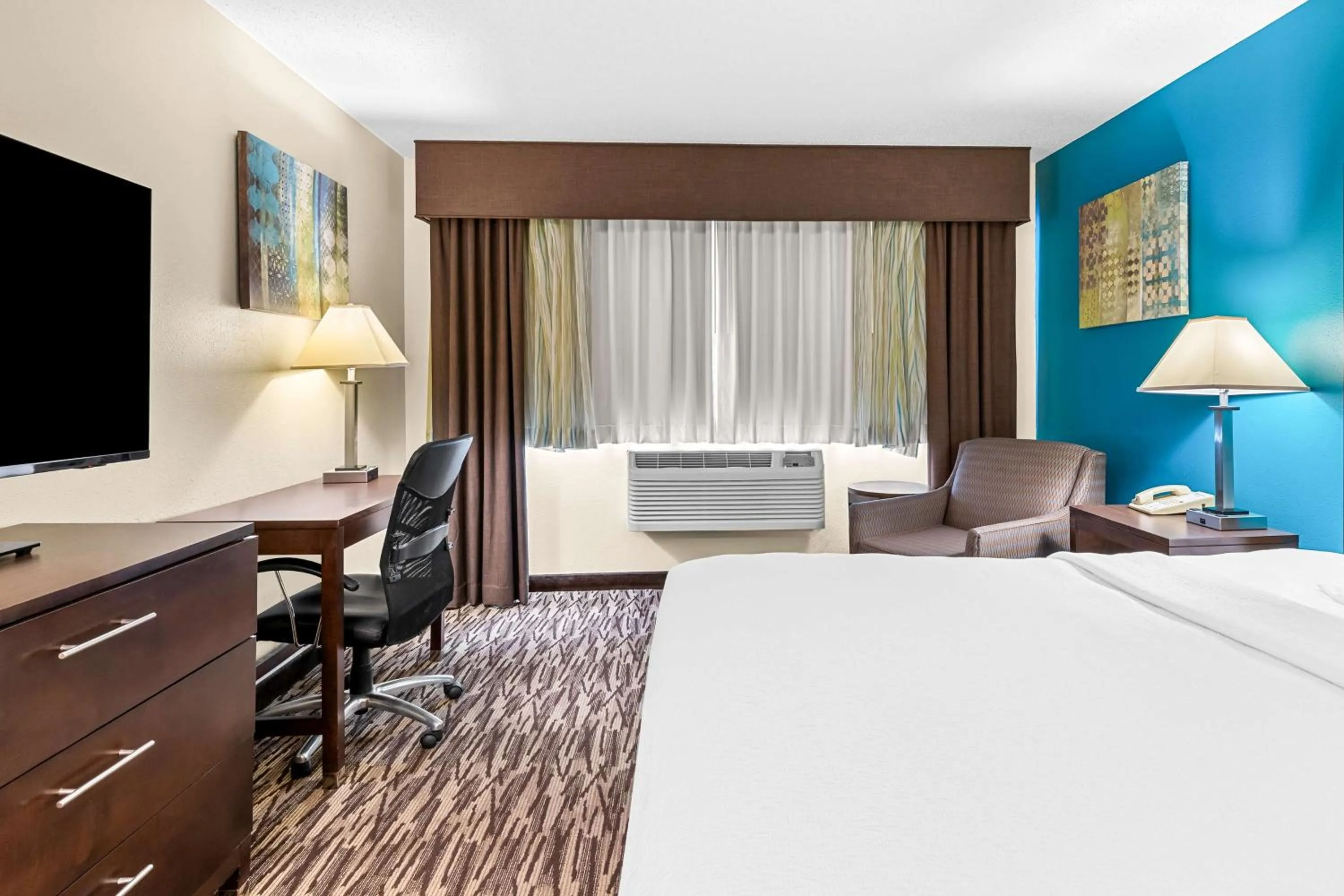 Bedroom, Bed in Best Western Baraboo Inn