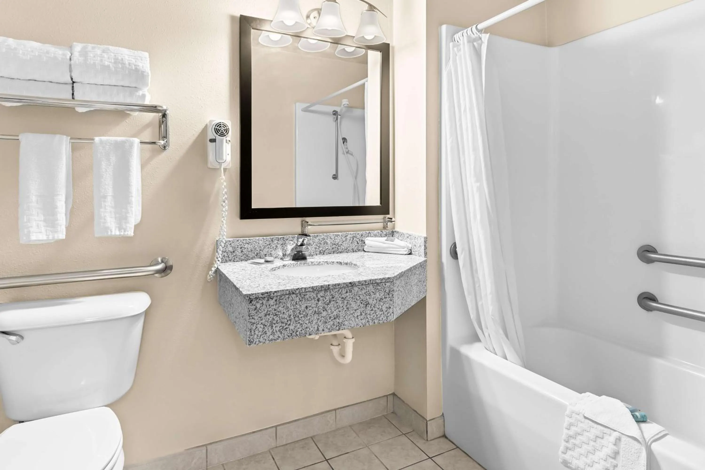 Bathroom in Best Western Baraboo Inn