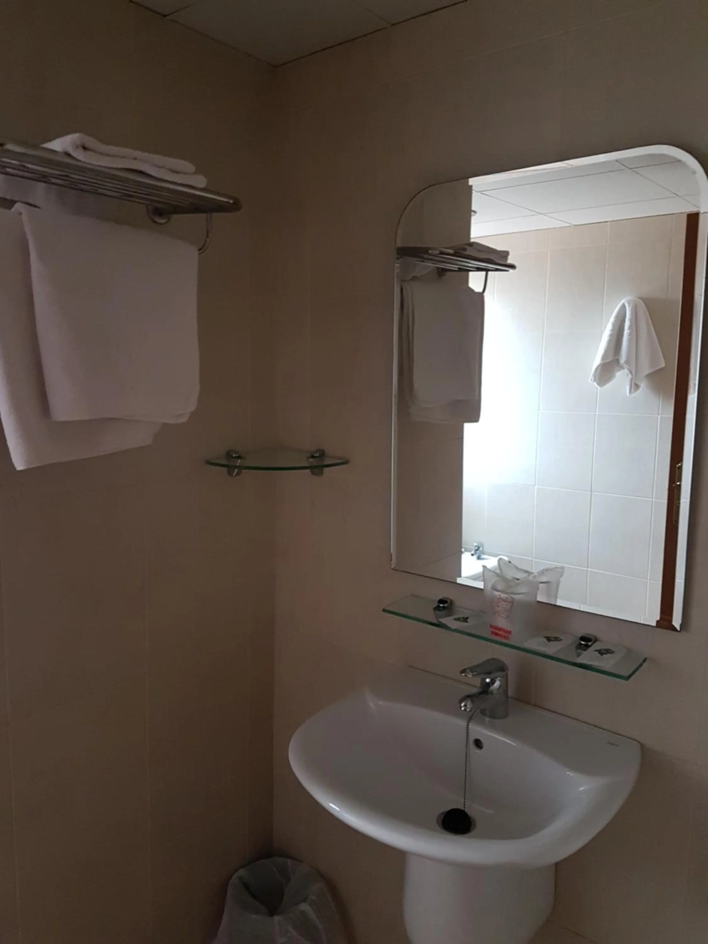 Triple Room in Hostal Mediterraneo