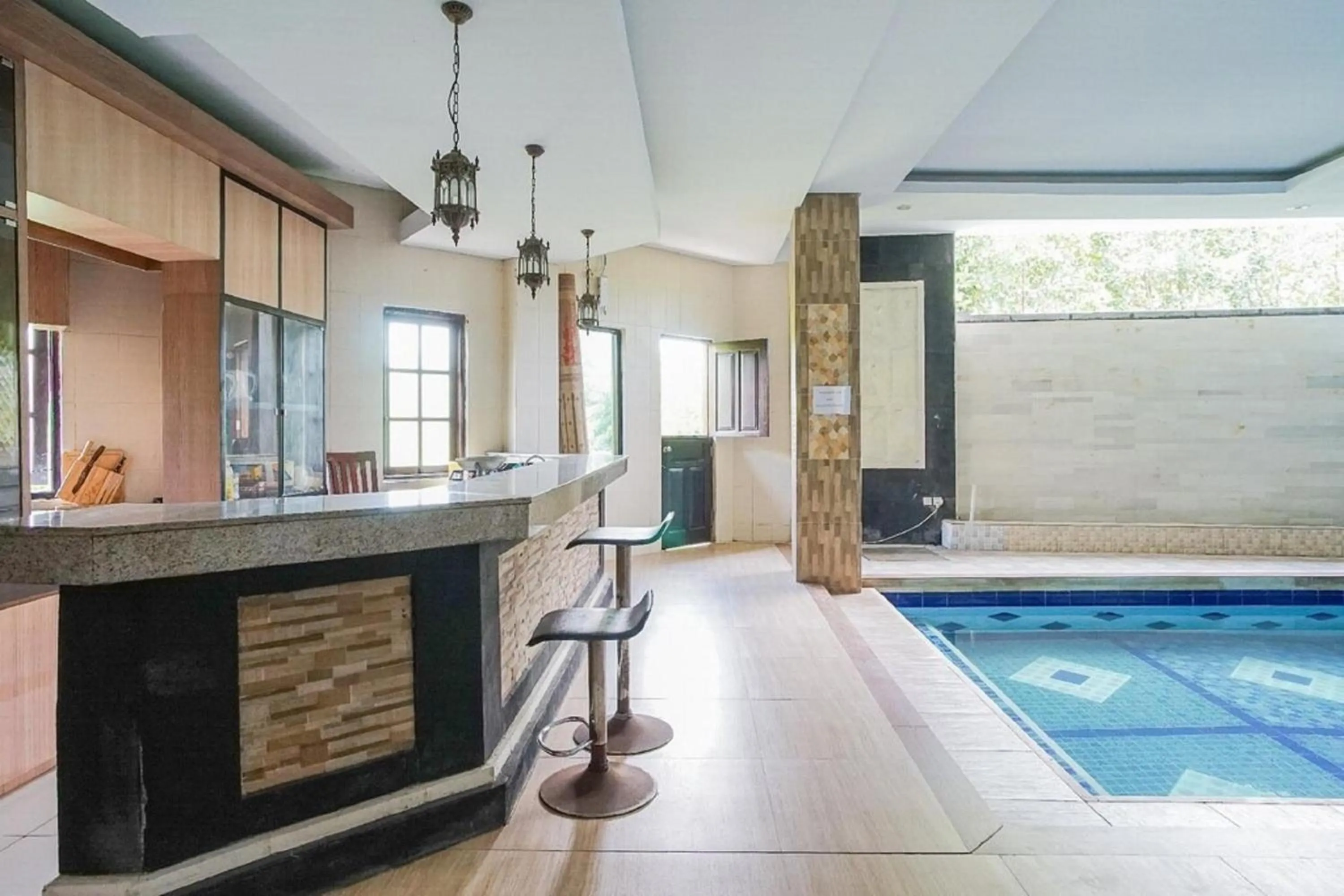 Area and facilities in RedDoorz near Muaya Beach Jimbaran