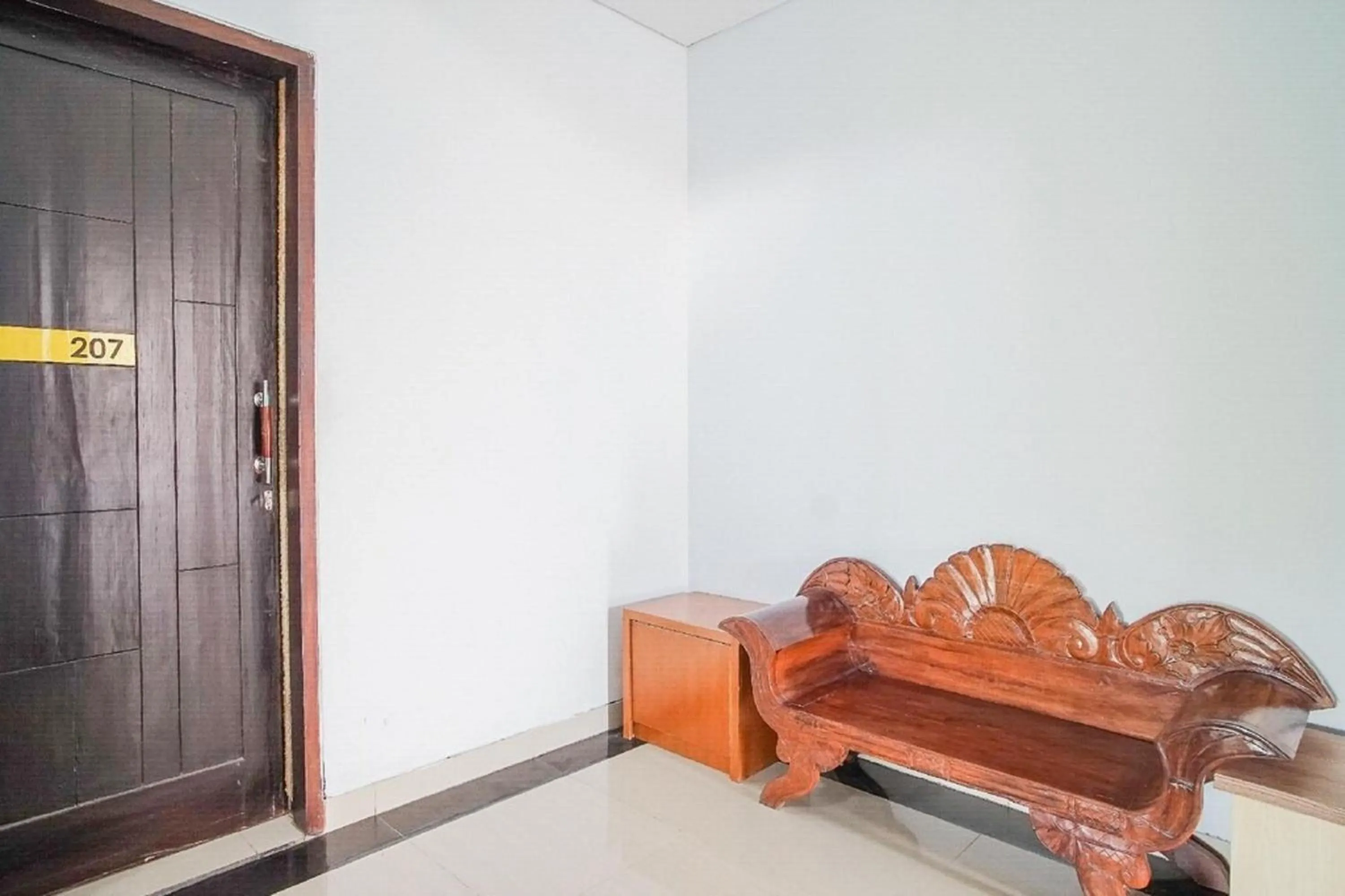 Area and facilities in RedDoorz near Muaya Beach Jimbaran