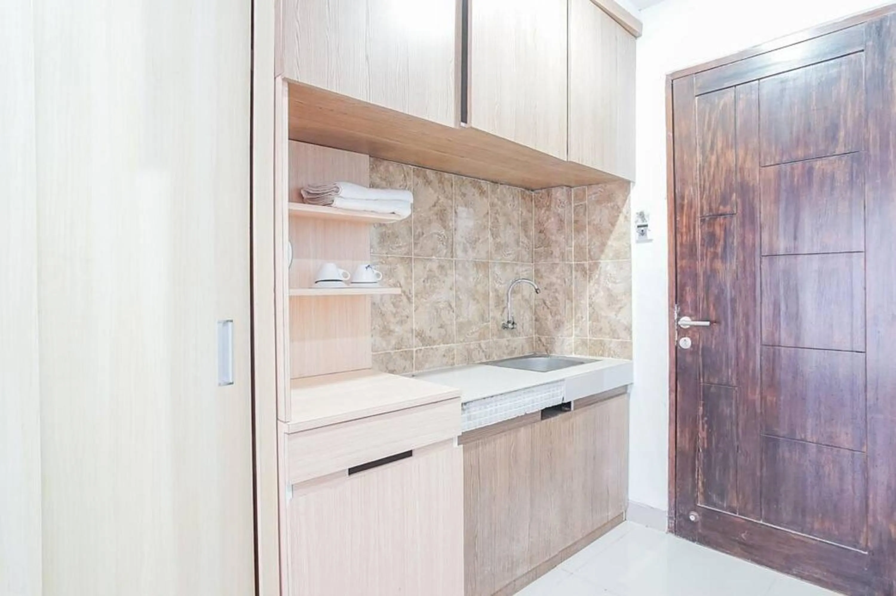 Area and facilities in RedDoorz near Muaya Beach Jimbaran