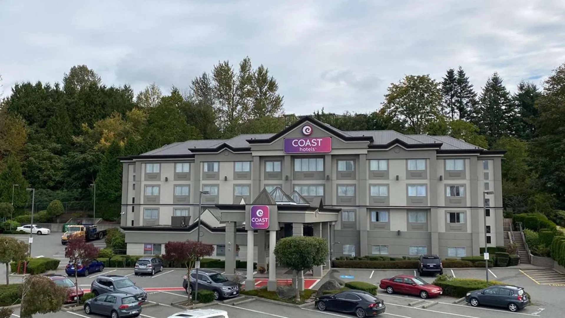 Property building in Coast Abbotsford Hotel & Suites