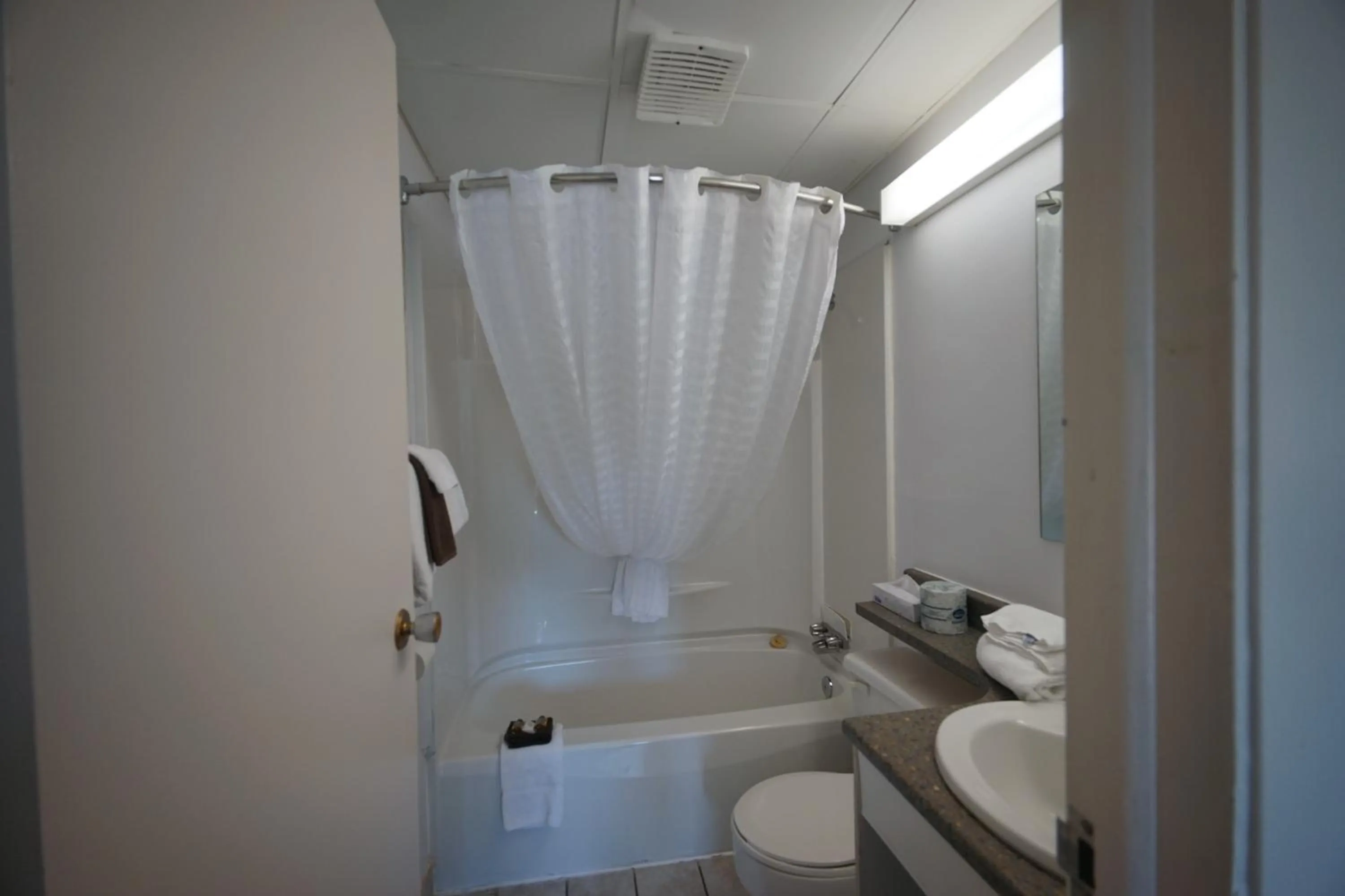 Bathroom in Superlodge Canada