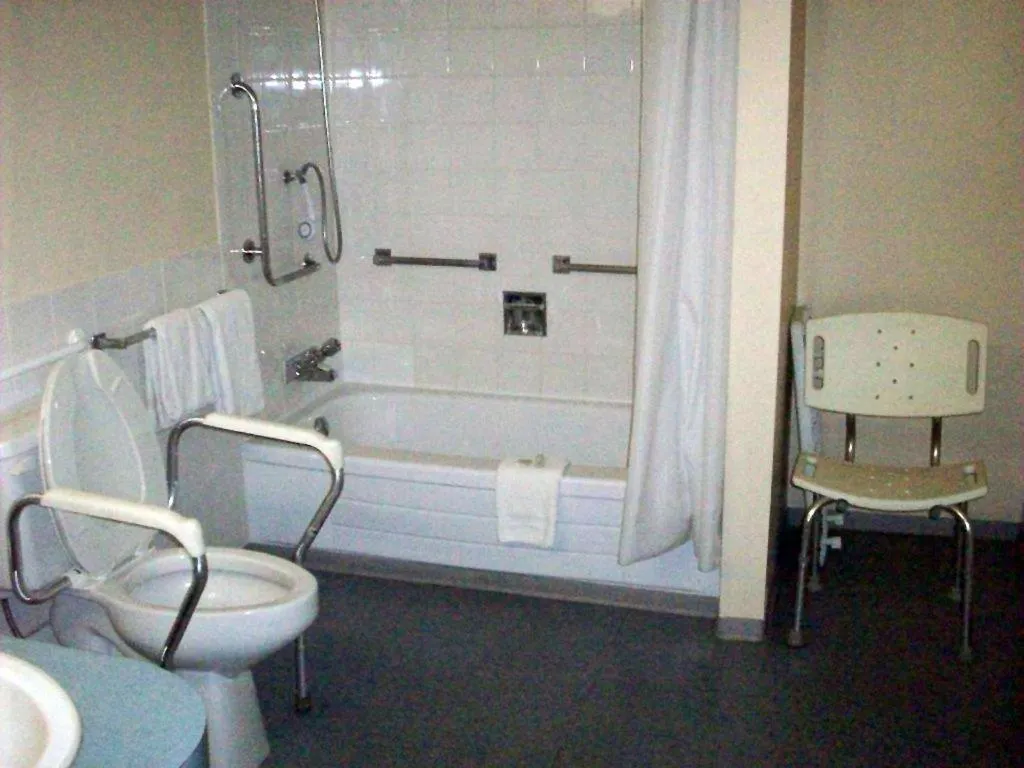 Shower in Superlodge Canada
