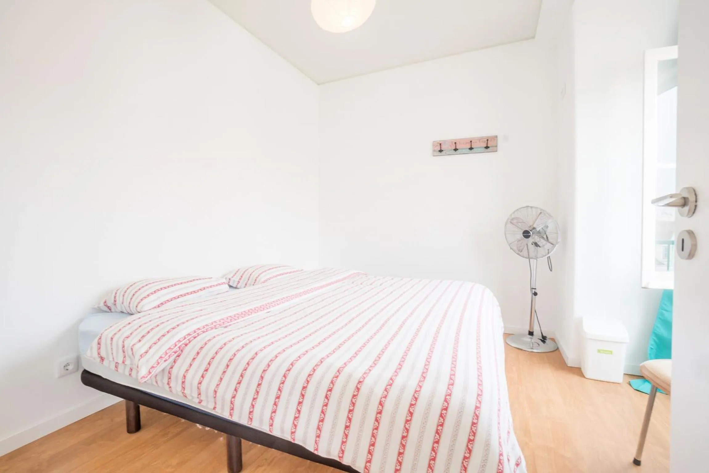 Photo of the whole room, Bed in Vistas de Lisboa Hostel