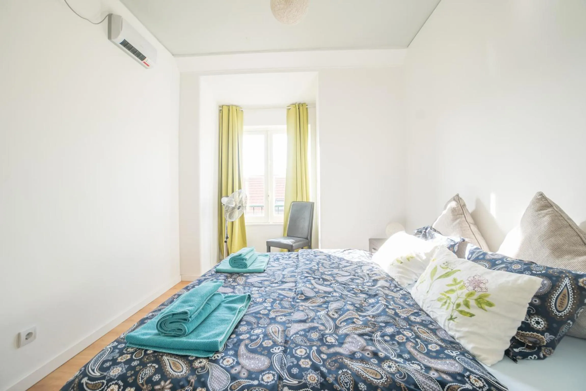 Photo of the whole room, Bed in Vistas de Lisboa Hostel