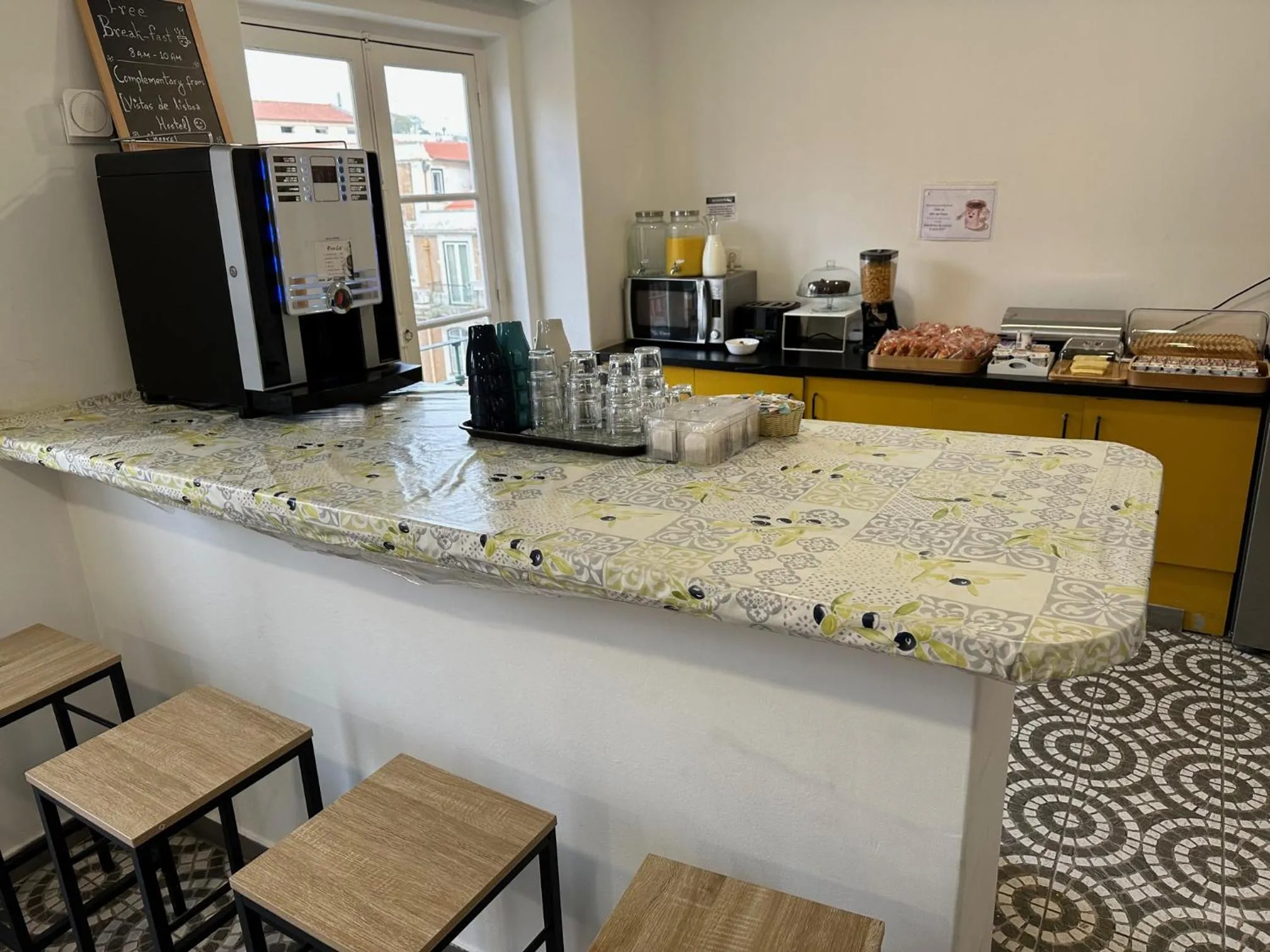 Lobby or reception in Vistas de Lisboa Hostel