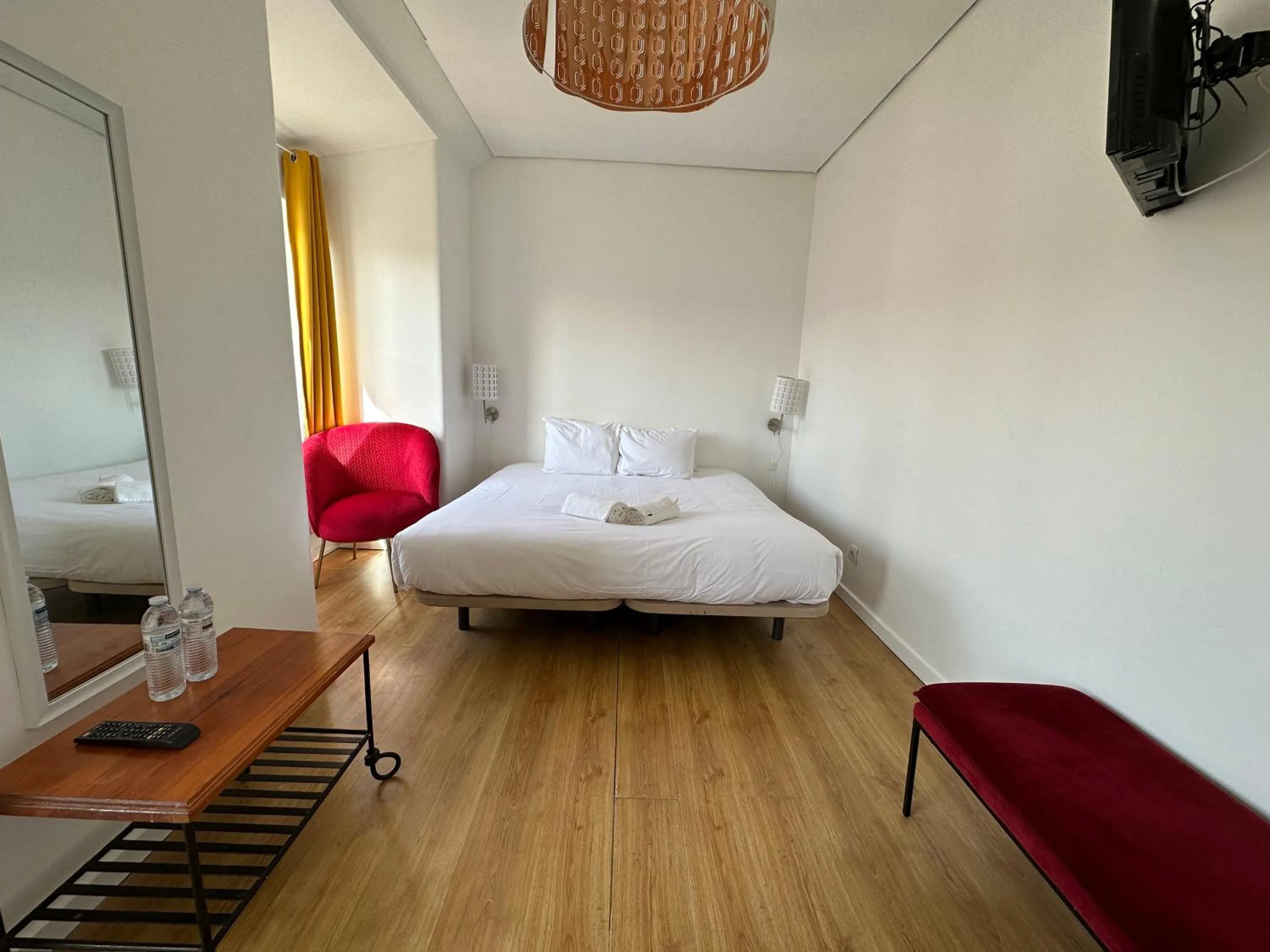 Bedroom, Bed in Vistas de Lisboa Hostel