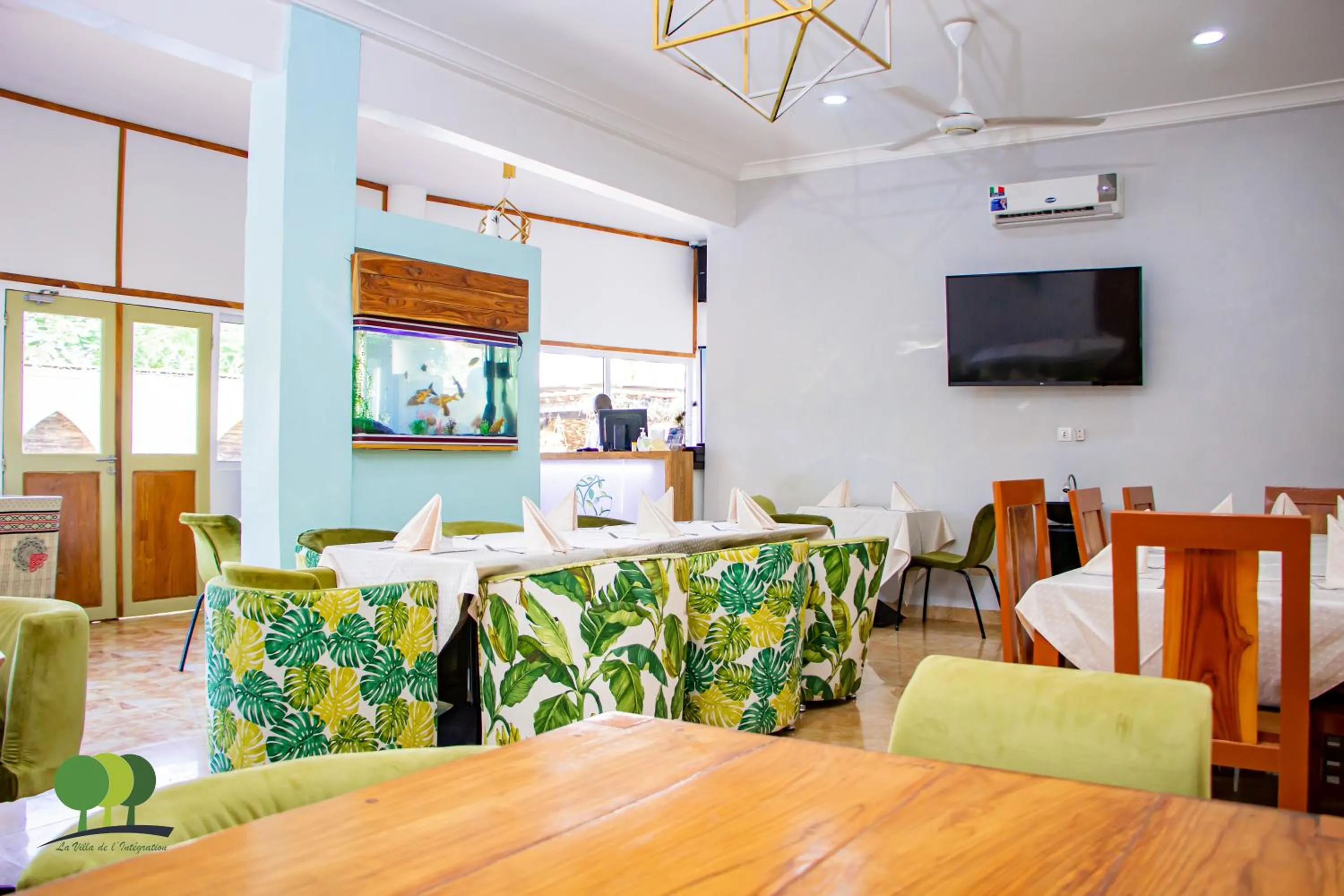 Restaurant/places to eat in VILLA DE L'INTEGRATION