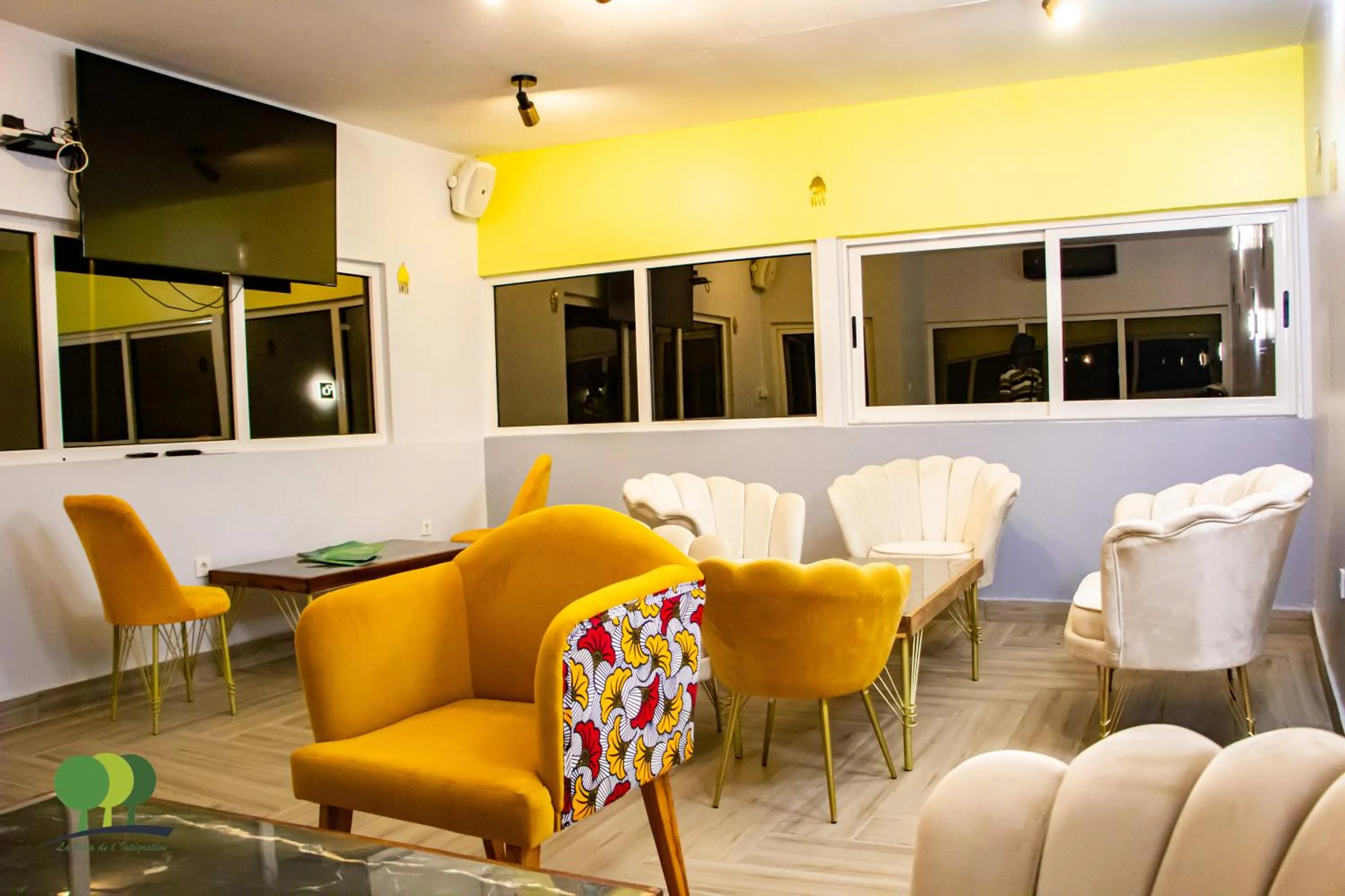 Restaurant/places to eat in VILLA DE L'INTEGRATION