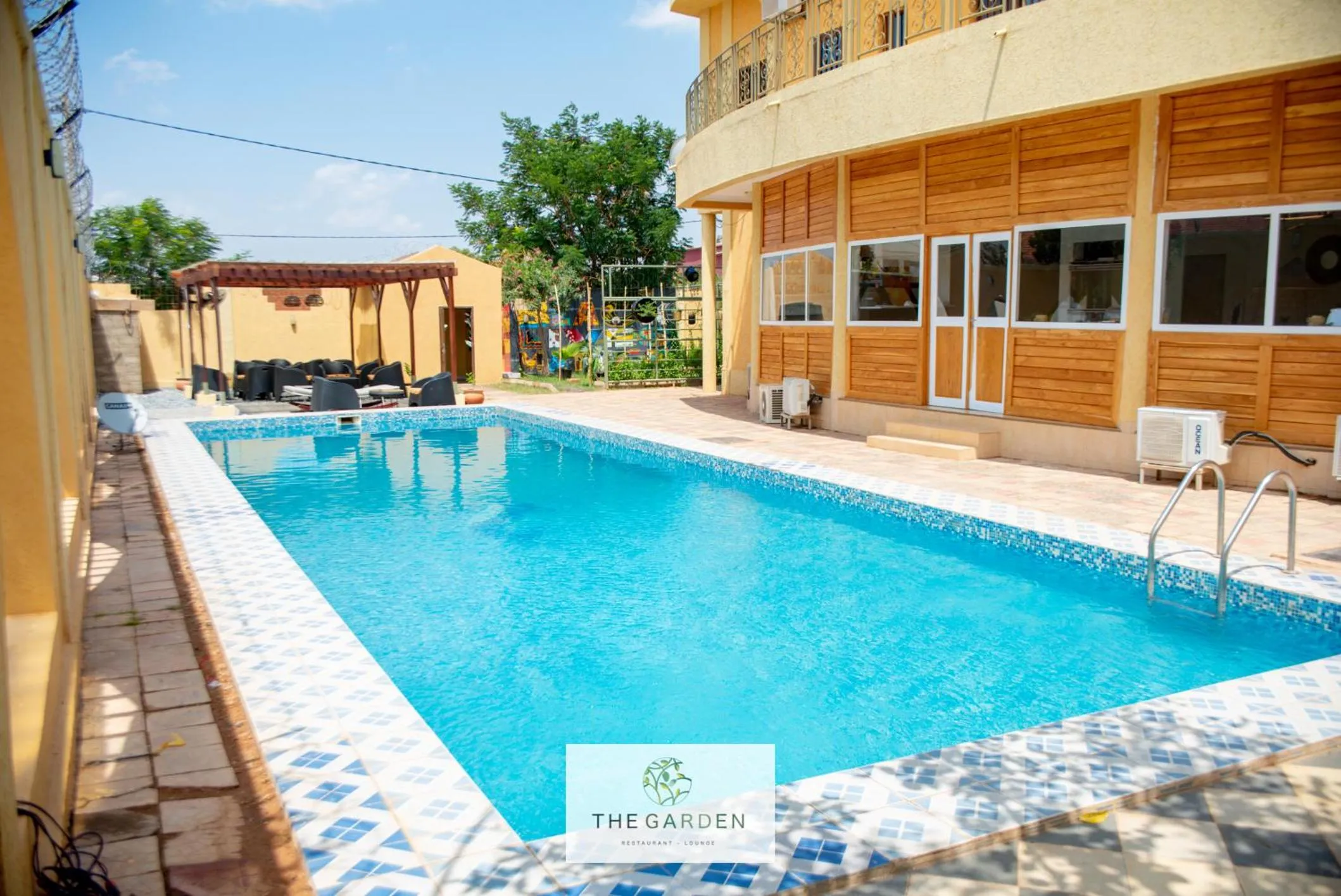 Swimming pool in VILLA DE L'INTEGRATION