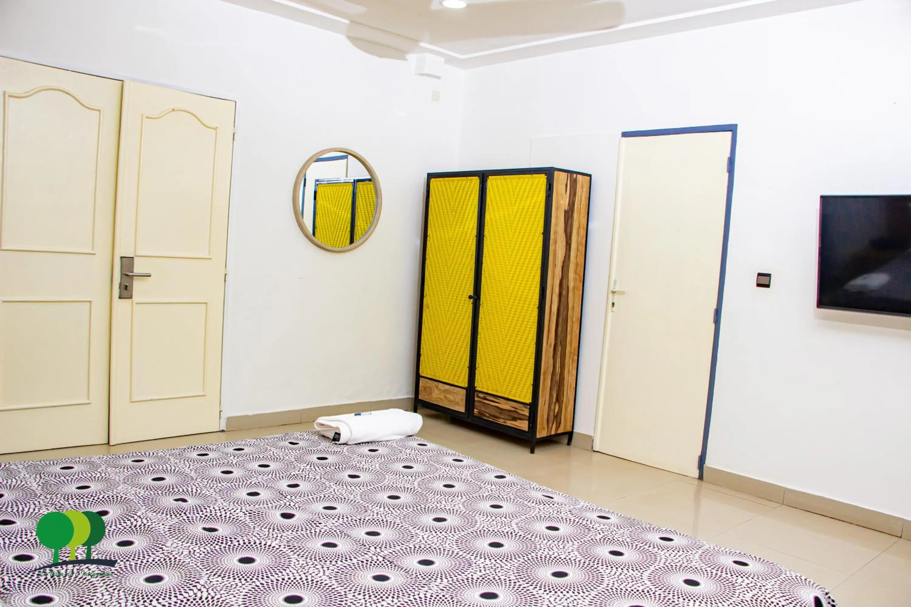 wardrobe, Bed in VILLA DE L'INTEGRATION