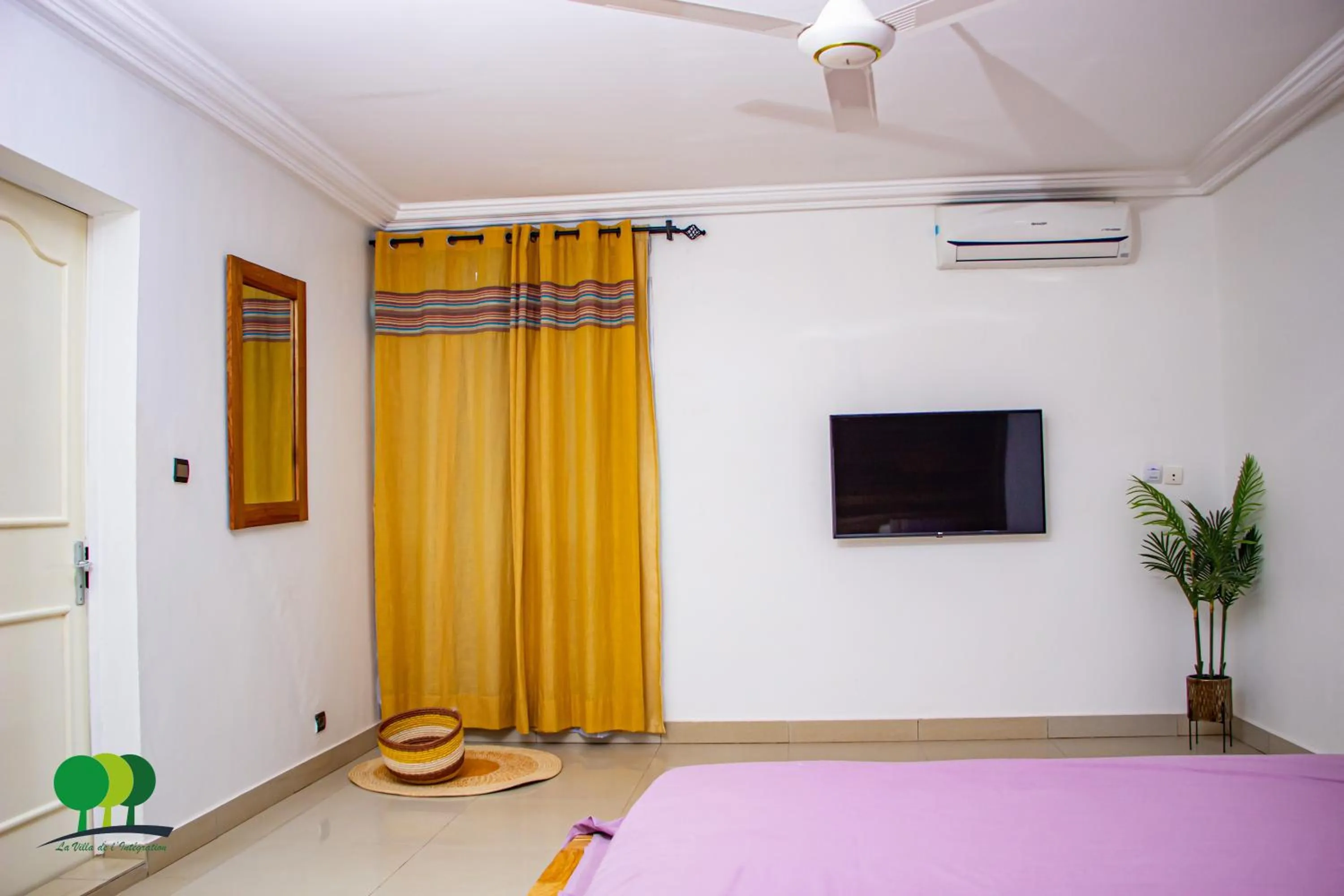 TV and multimedia, Bed in VILLA DE L'INTEGRATION