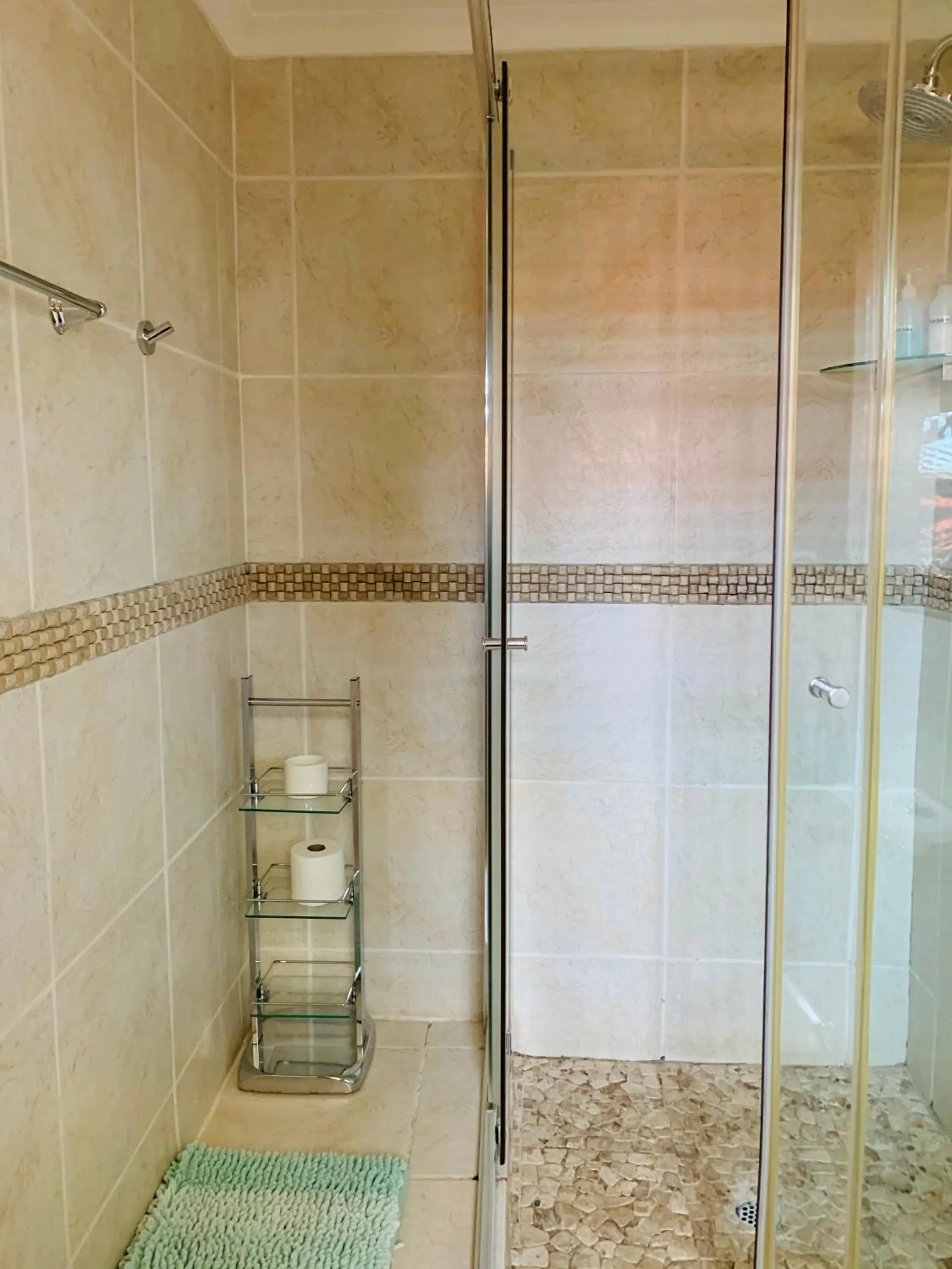 Bathroom in Bokamoso Views