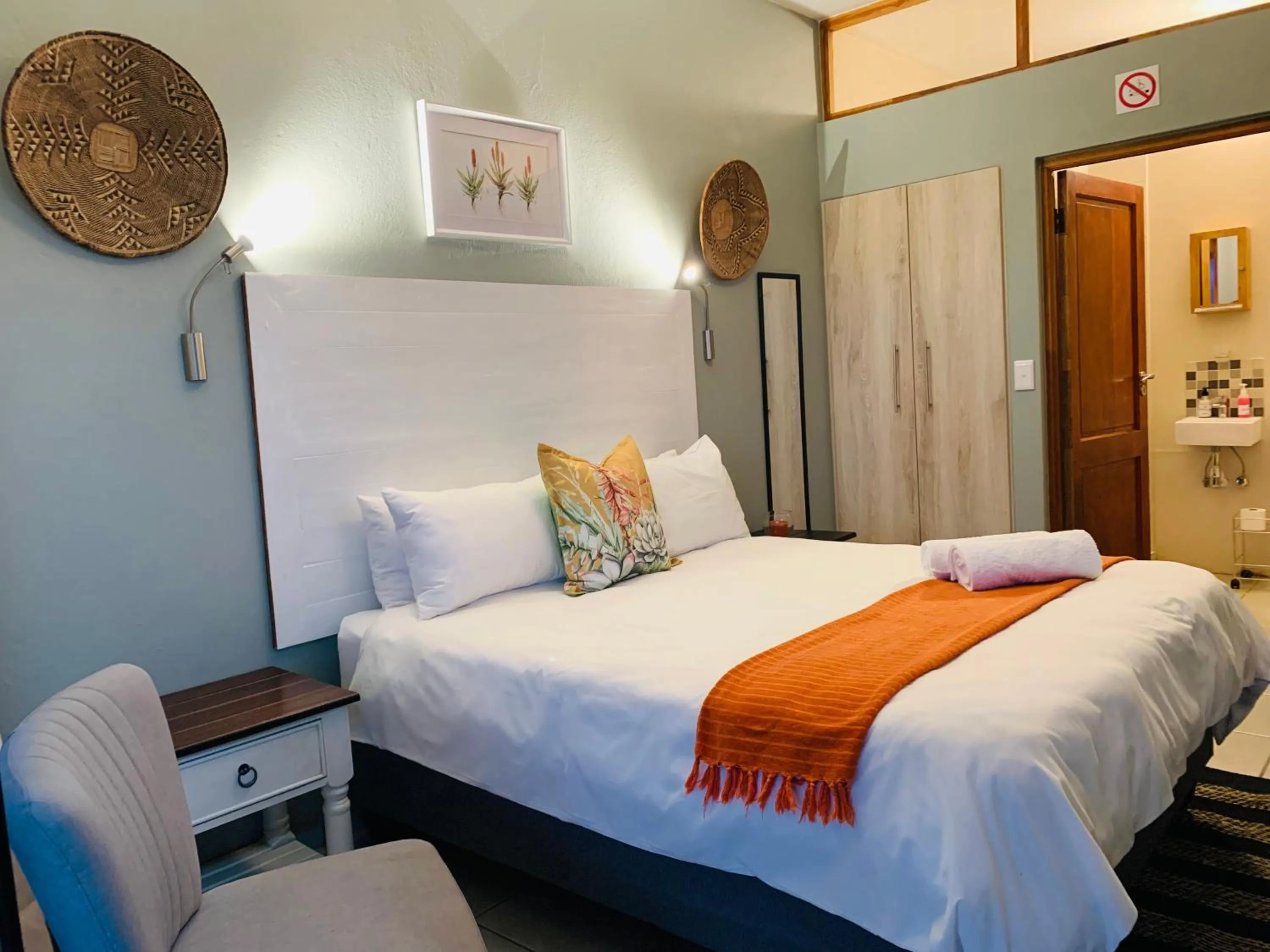 Bedroom, Bed in Bokamoso Views