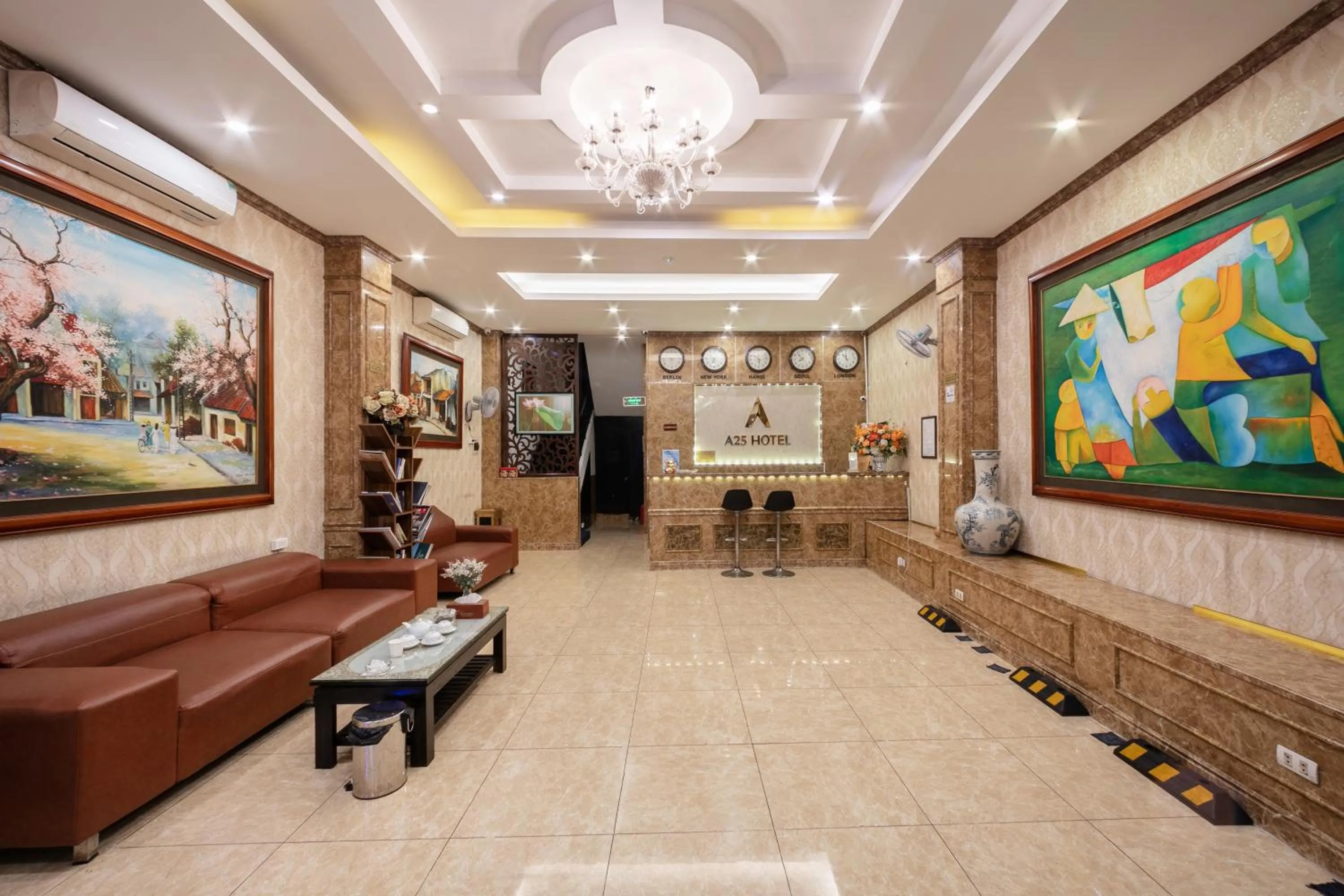 Lobby or reception in A25 Hotel - 15 Hàng Than