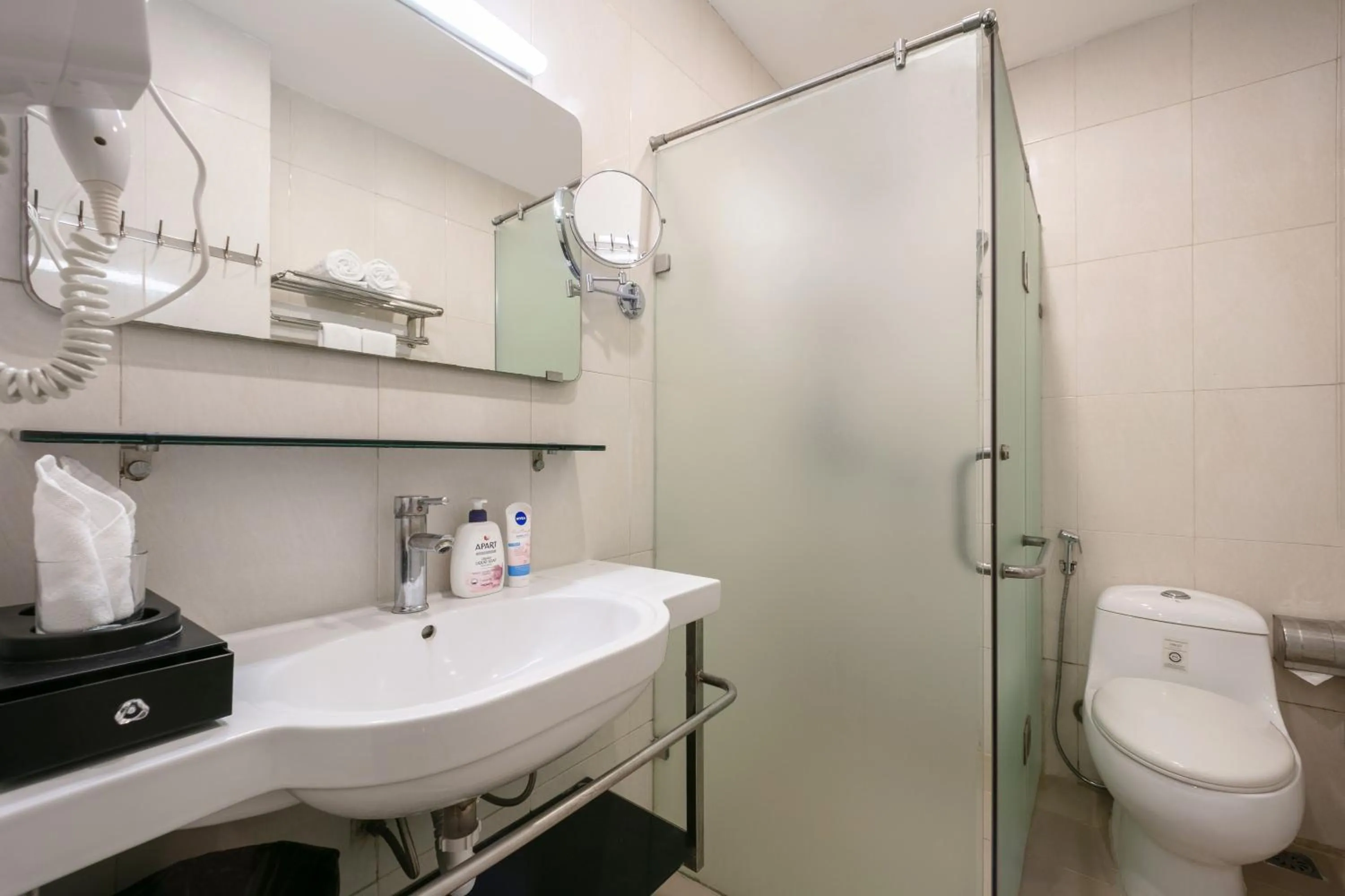 Shower in A25 Hotel - 15 Hàng Than