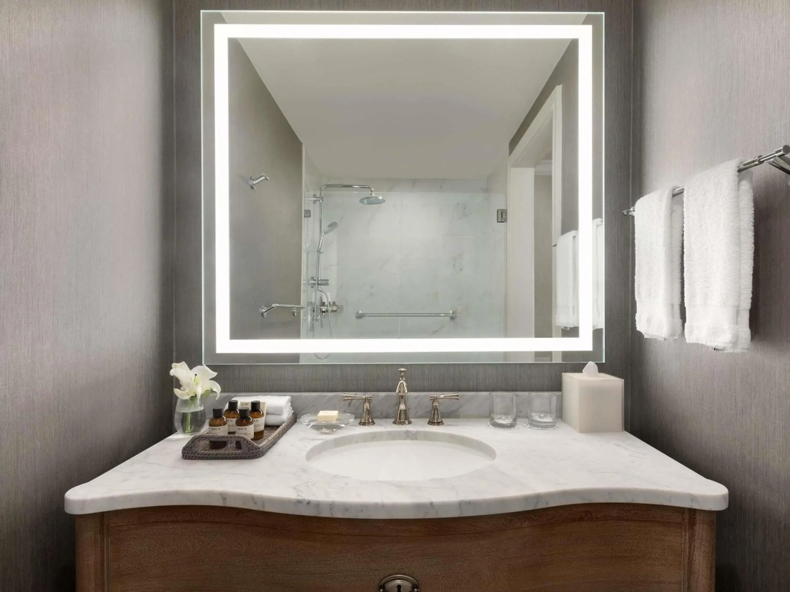 Fairmont Gold Presidential One Bedroom Suite with One King Bed One - Lounge Access in Fairmont Dallas Fairmont Gold Presidential One Bedroom Suite with One King Bed One - Lounge Access in Fairmont Dallas