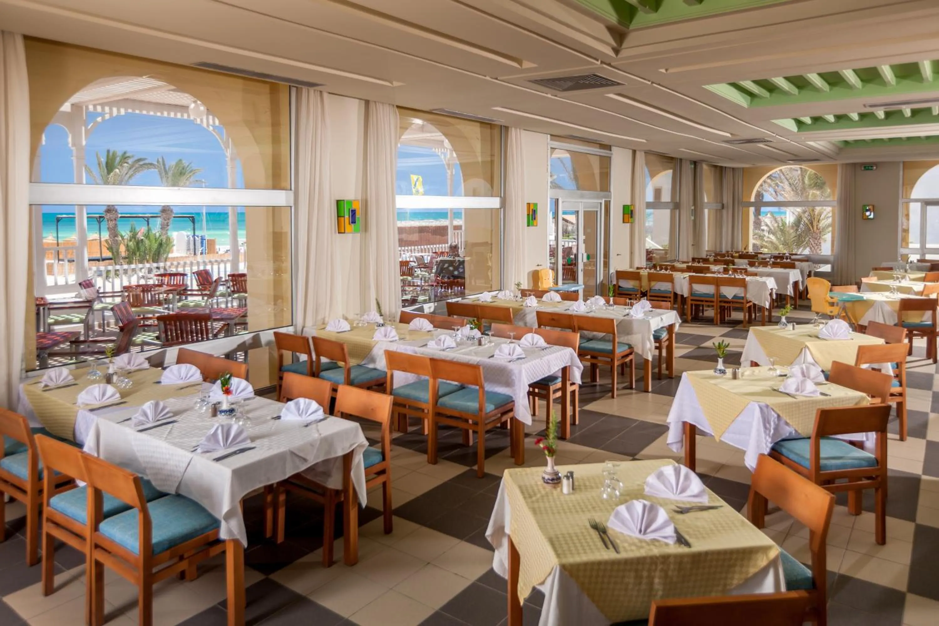 Restaurant/places to eat in Calimera Yati Beach