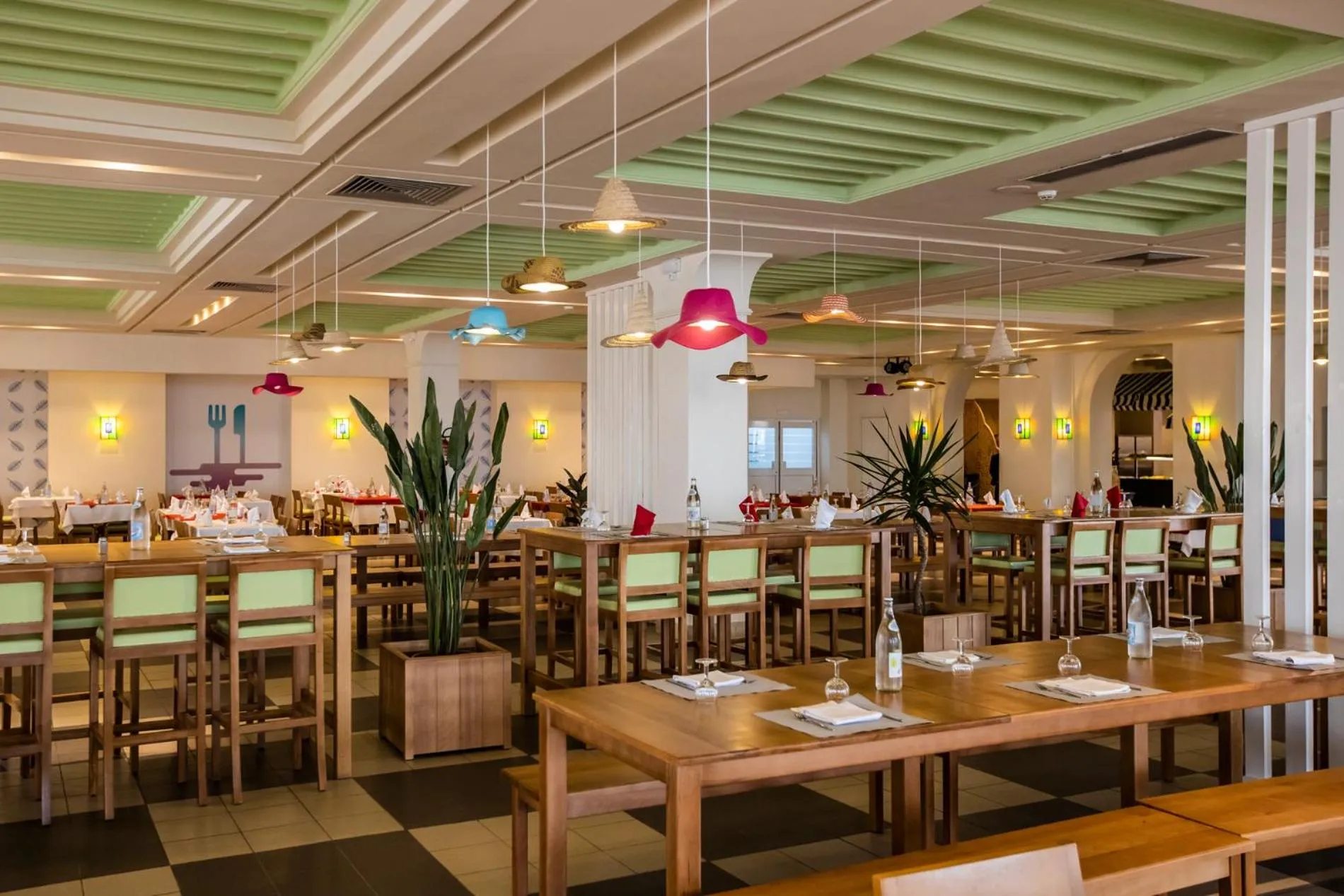 Restaurant/places to eat in Calimera Yati Beach