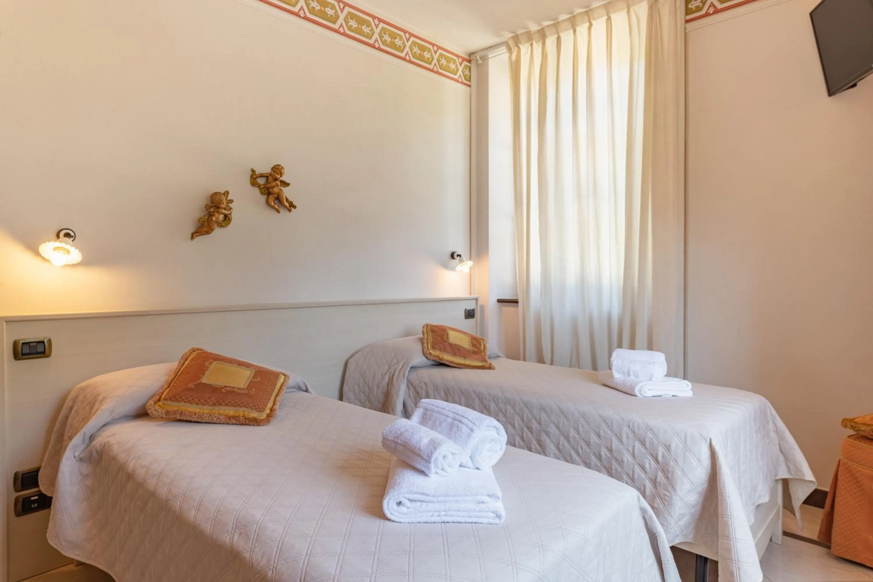 Bed in Lucca Franco's Villa