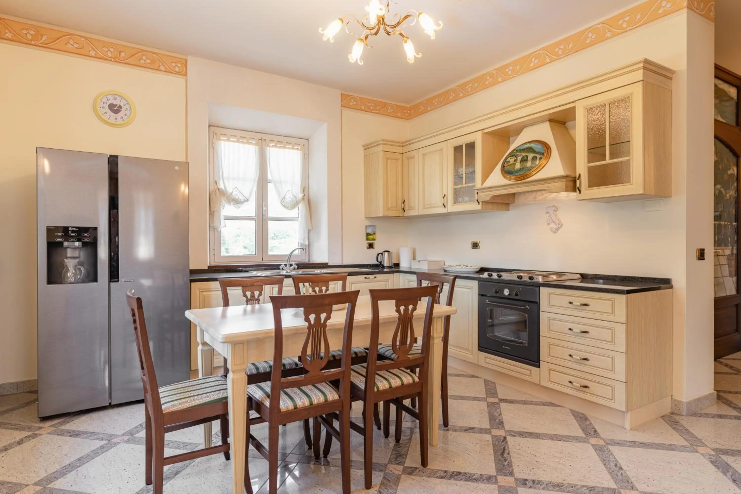 Kitchen or kitchenette in Lucca Franco's Villa
