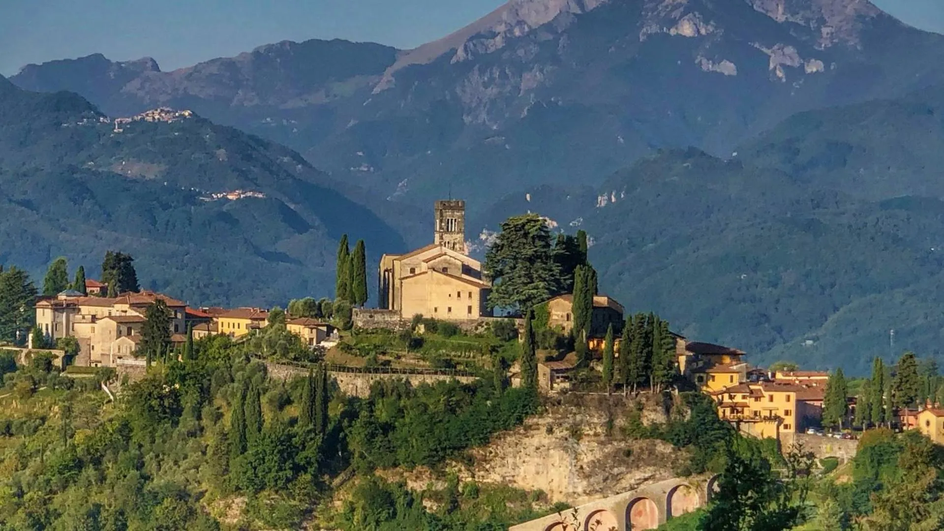 Hiking in Lucca Franco's Villa