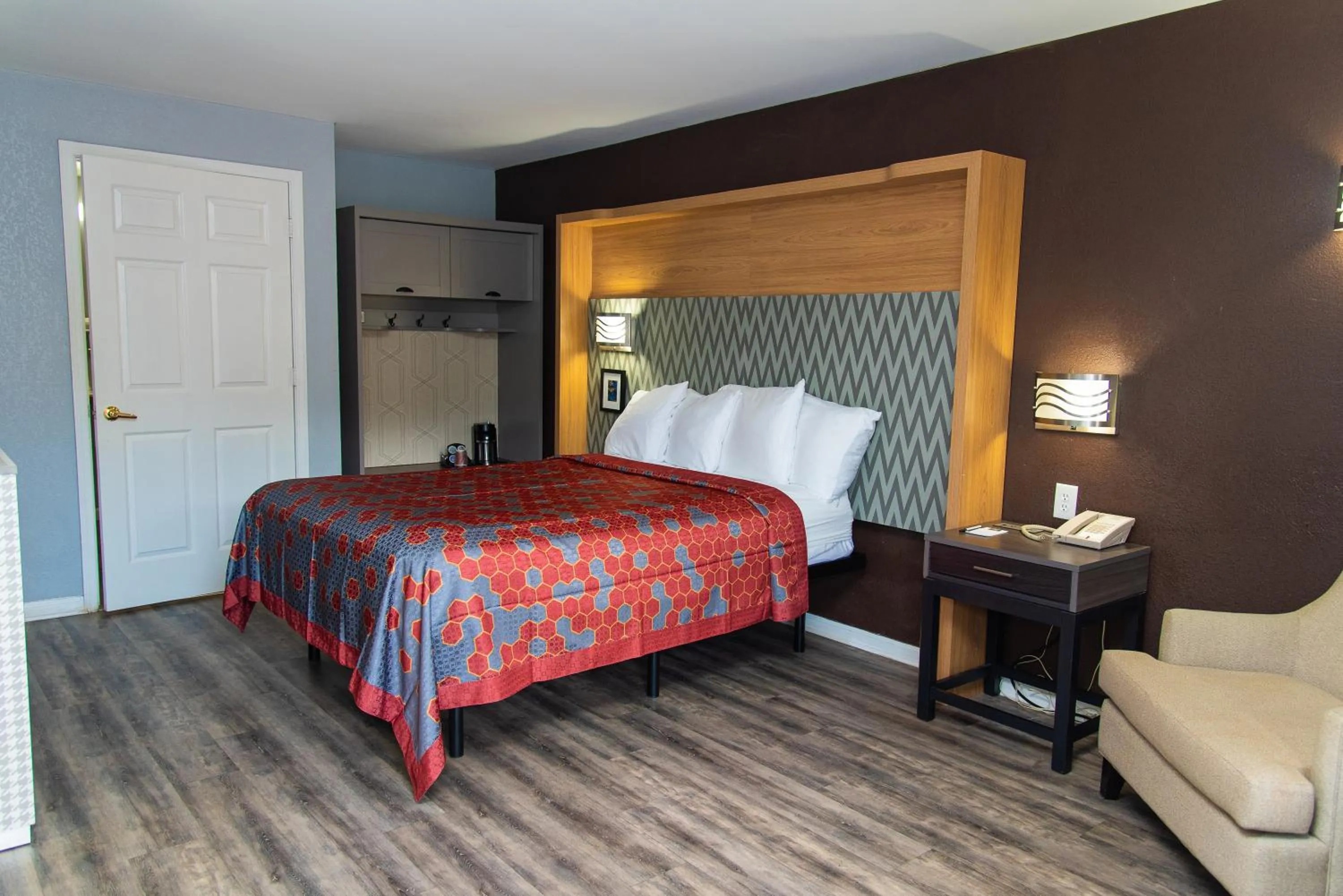 Bedroom, Bed in Columbus Inn and Suites