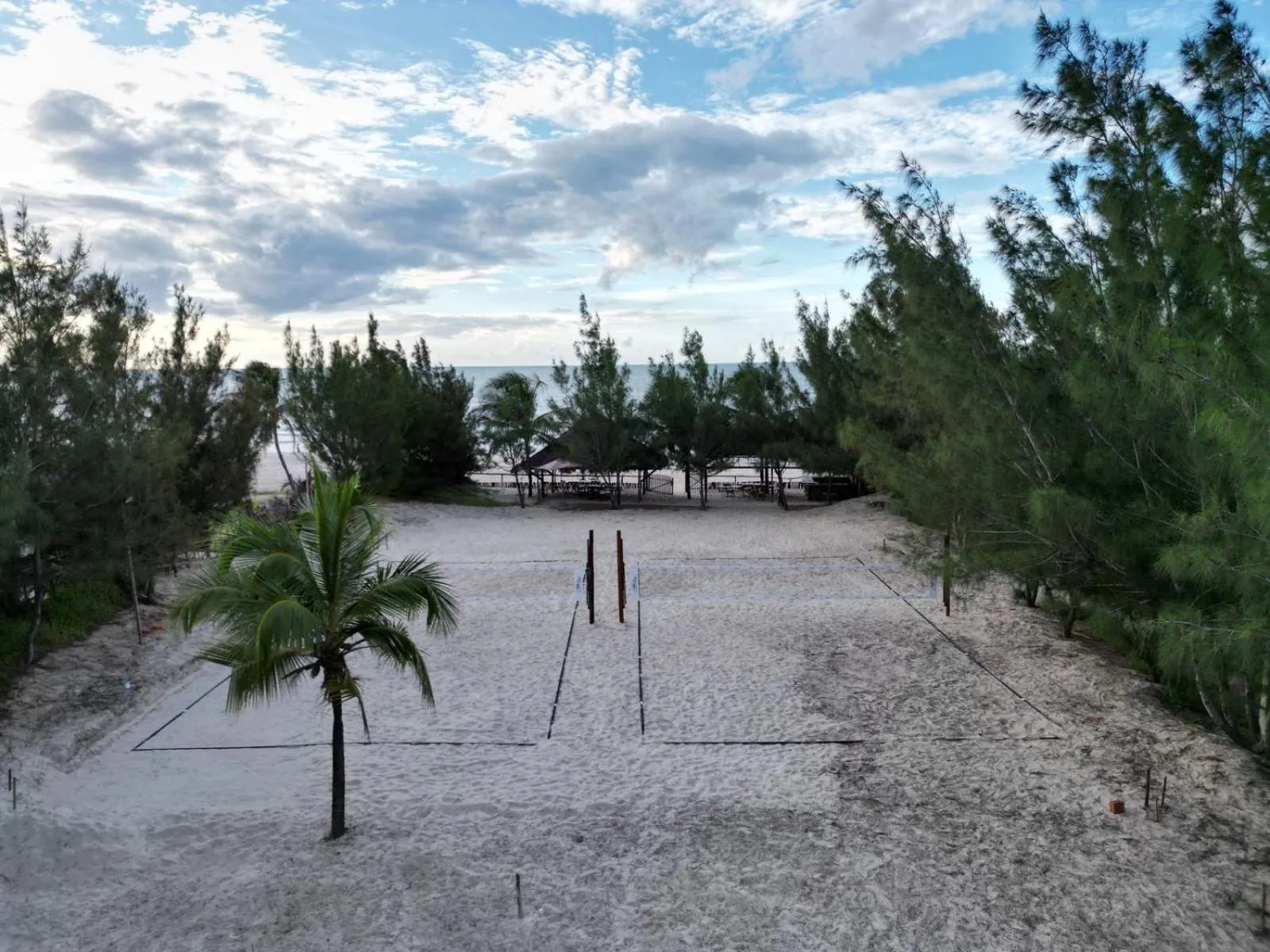 Tennis court in Villa del Mar Praia Hotel