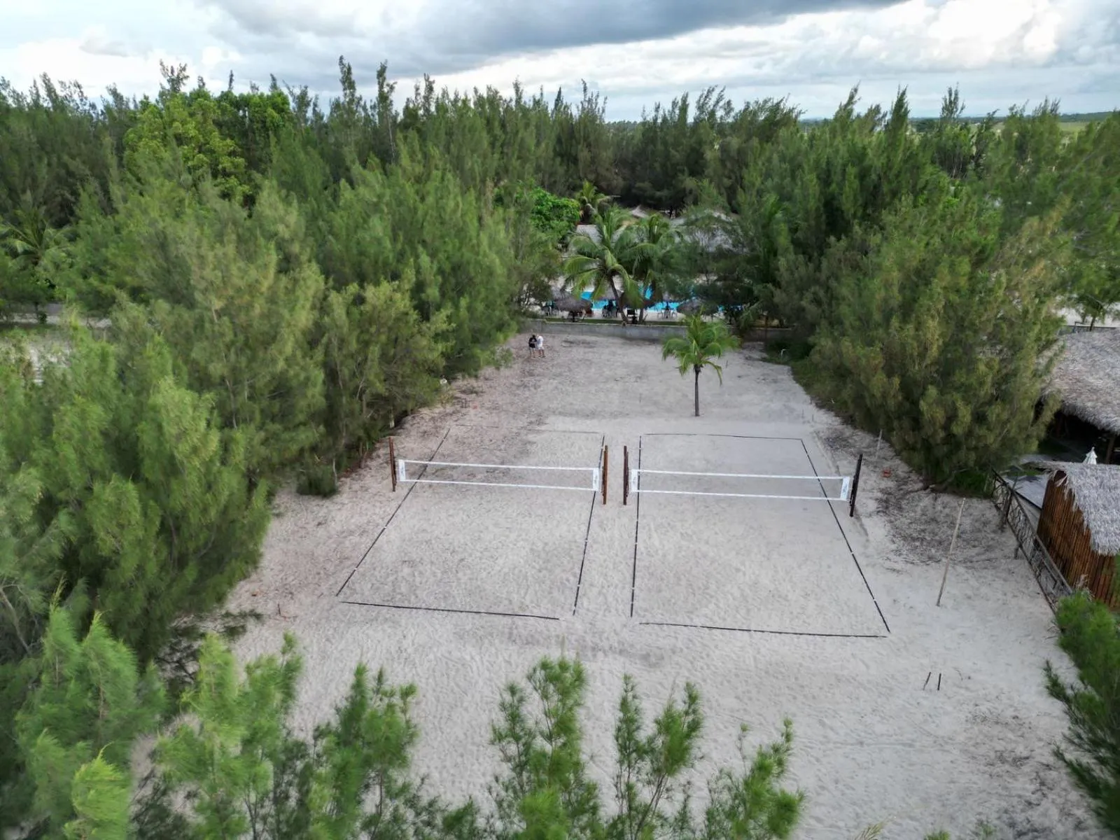 Tennis court in Villa del Mar Praia Hotel