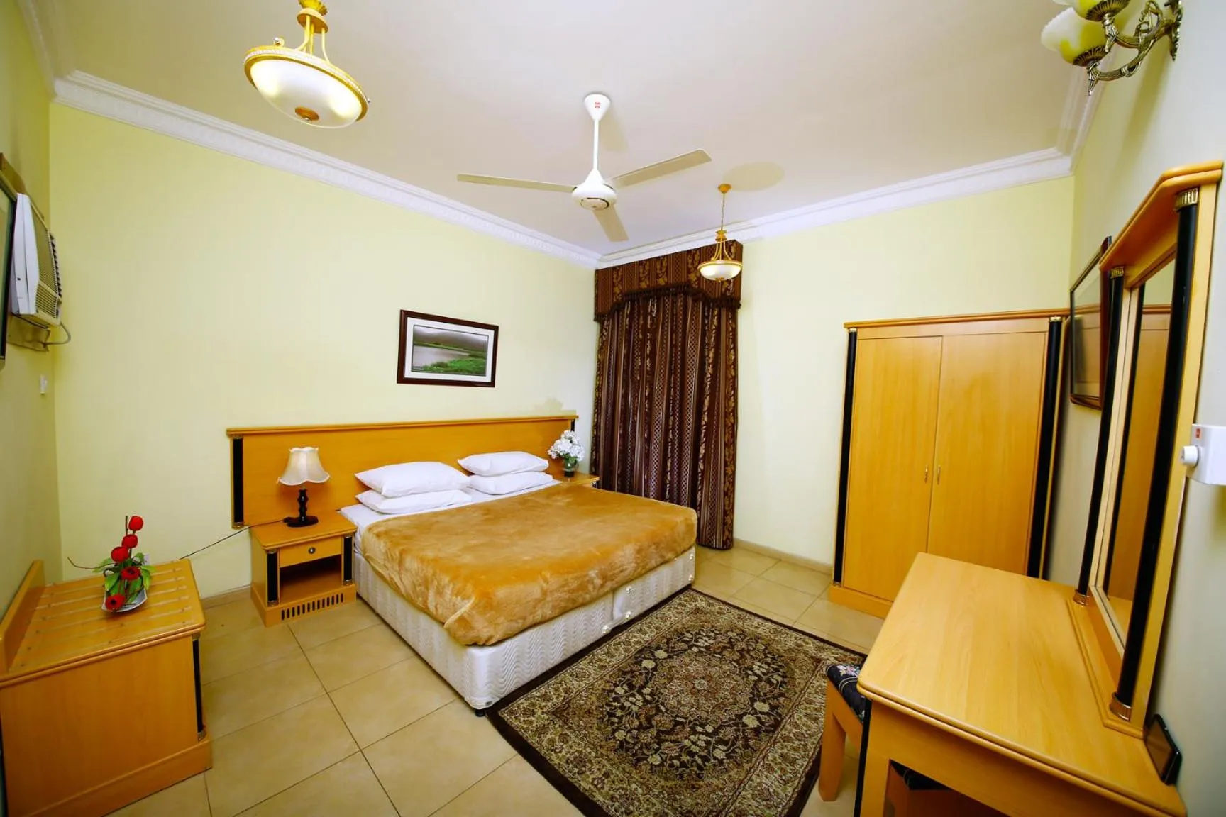 Bedroom, Bed in Muscat International Hotel