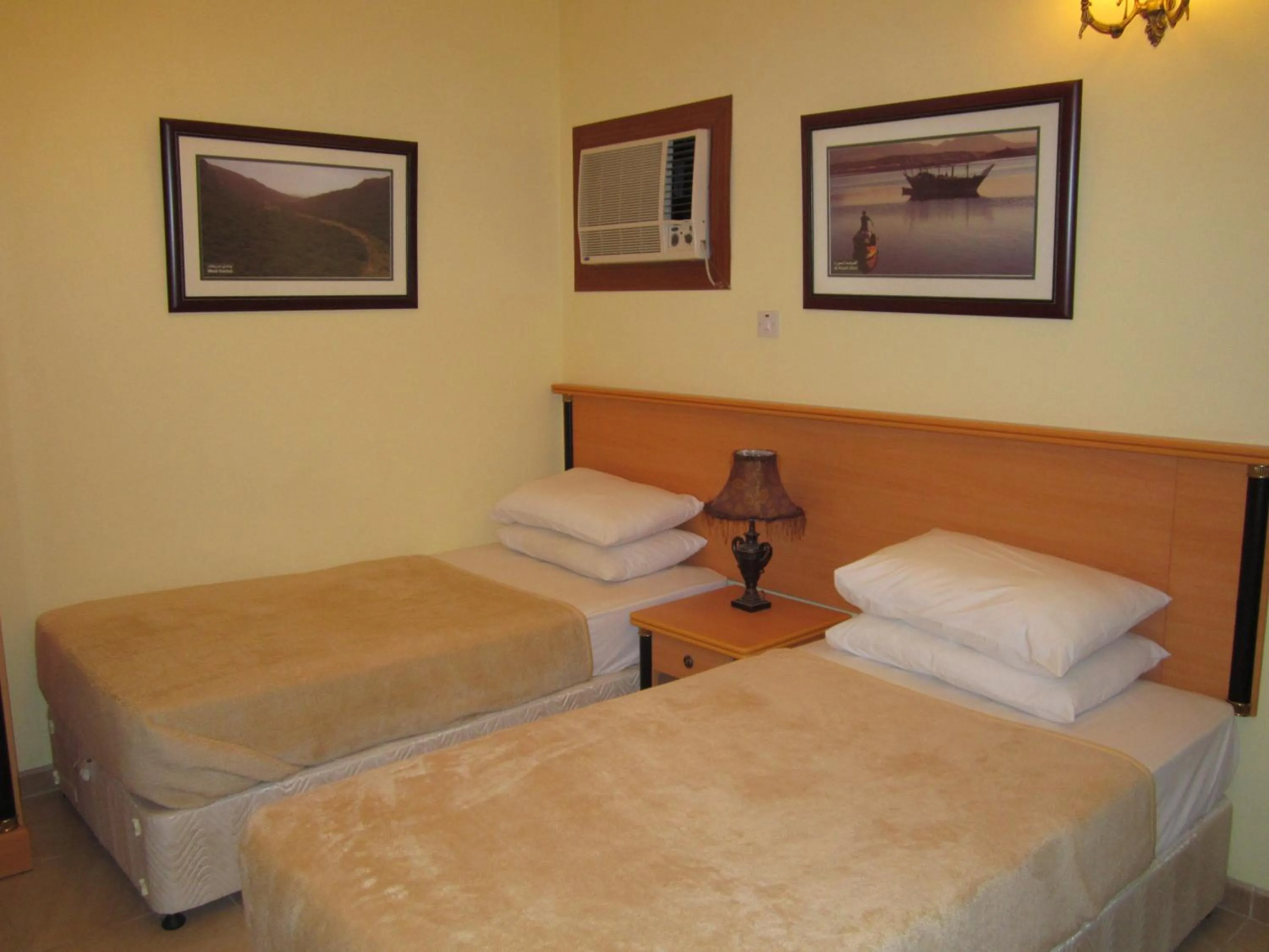 Bedroom, Bed in Muscat International Hotel