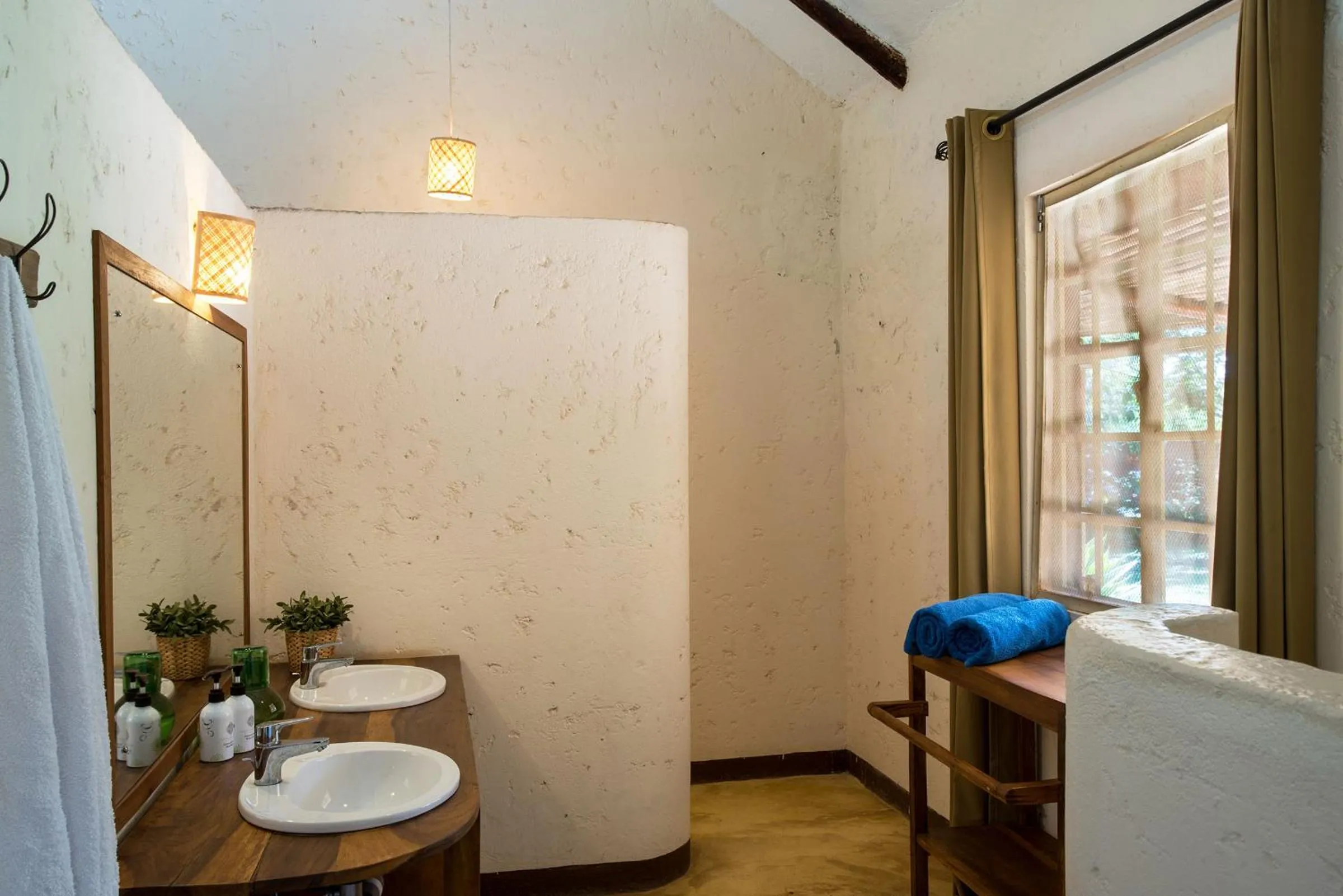 Toilet in Kili Villa Kilimanjaro Luxury Retreat