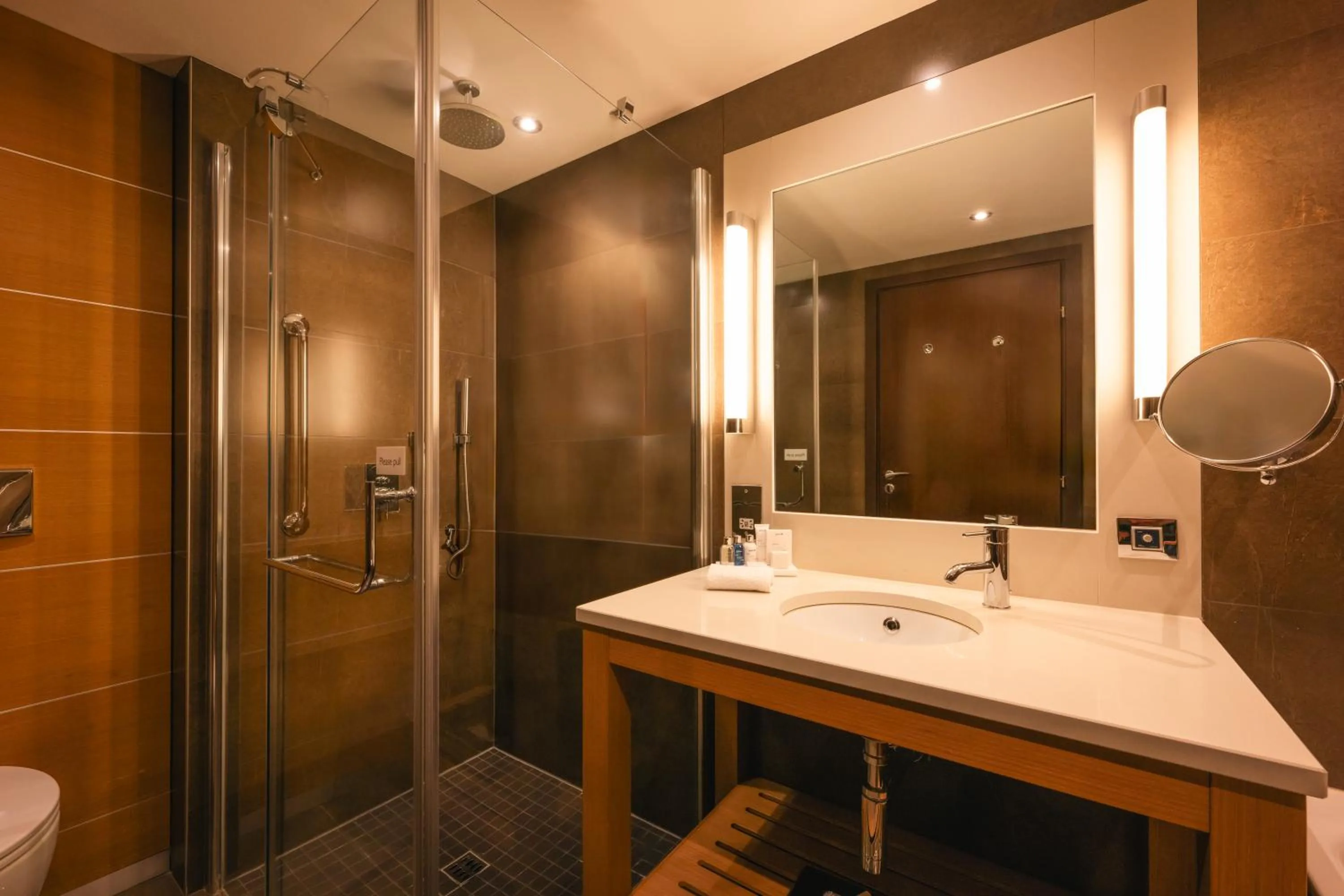 Shower in Radisson Blu Royal Hotel Dublin