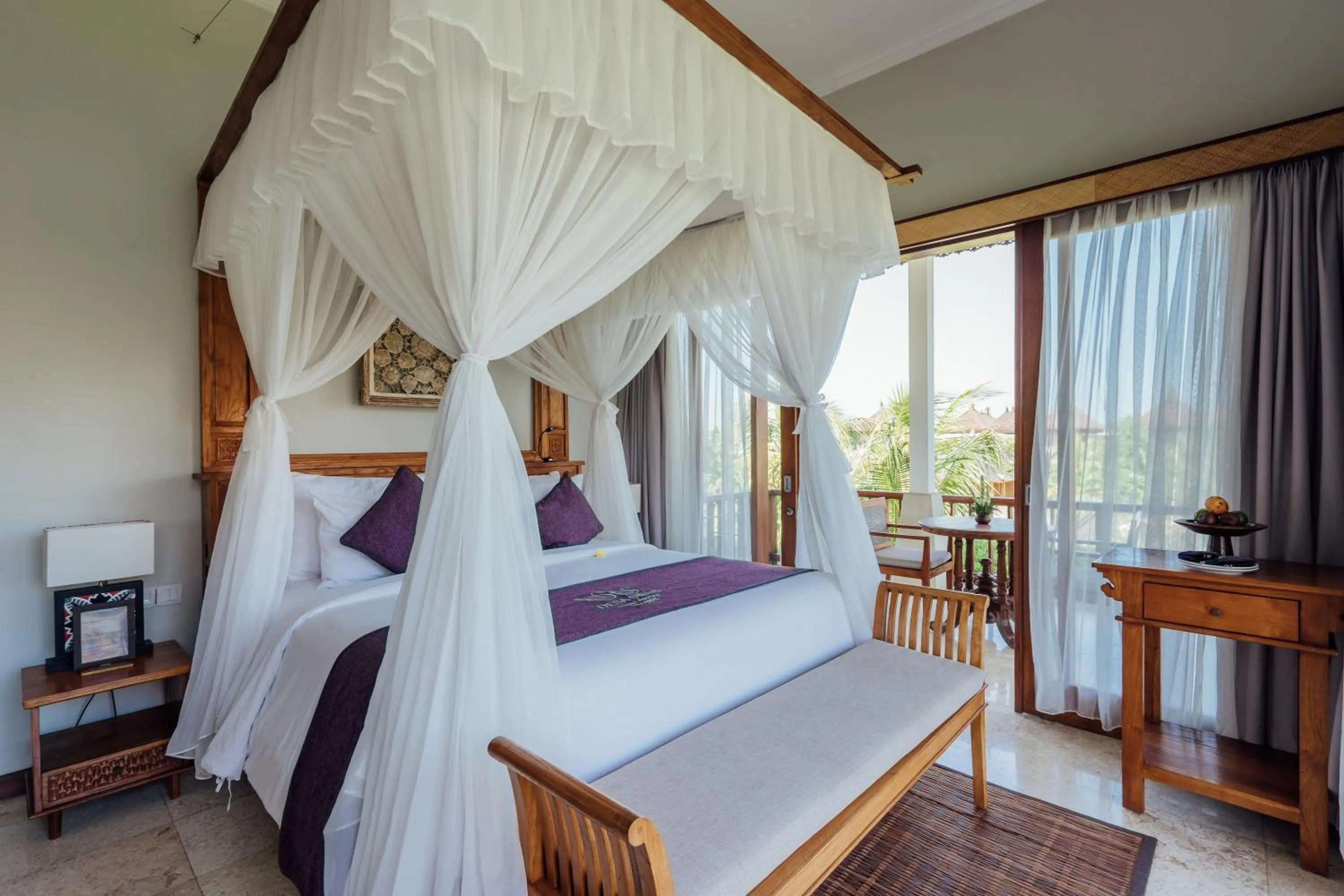 Bed in Desa Swan Villas & SPA, Keramas