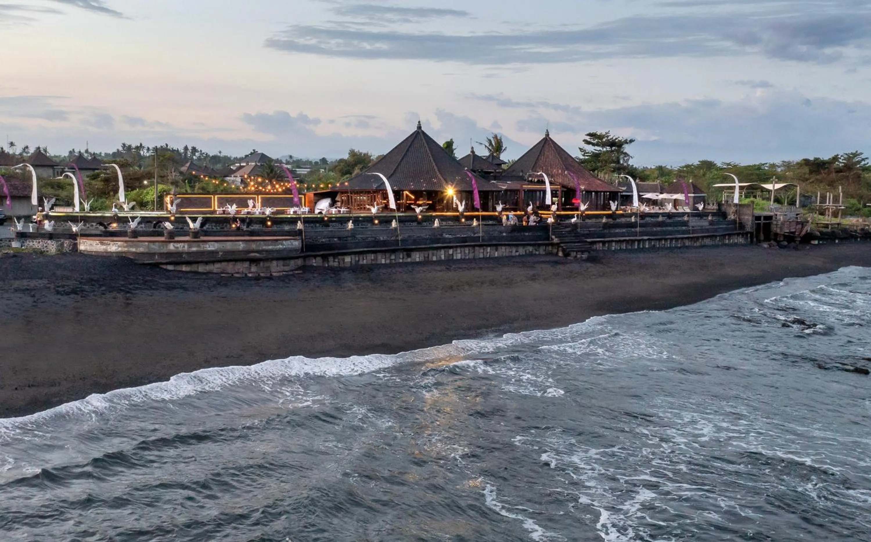Beach in Desa Swan Villas & SPA, Keramas