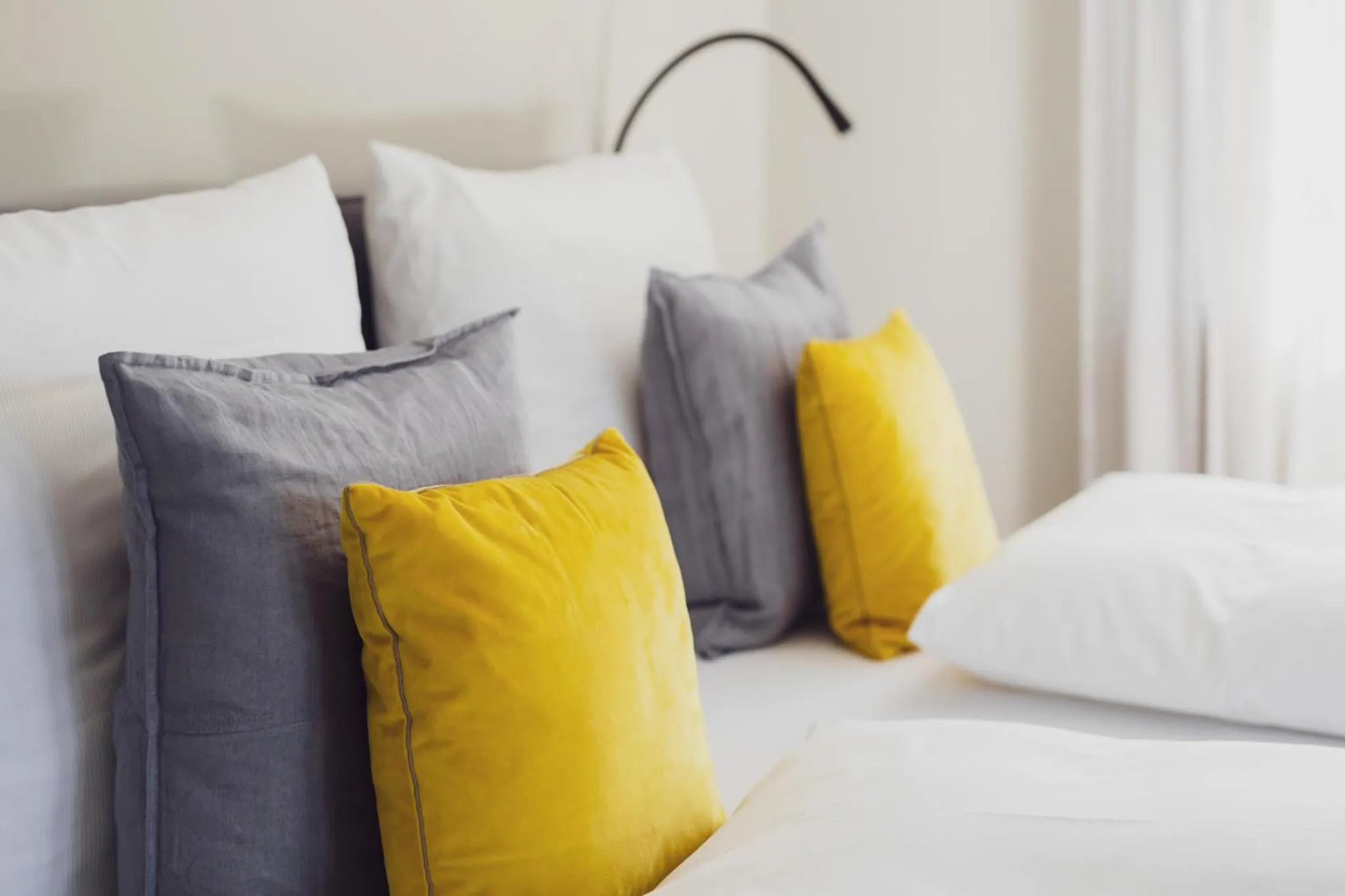 Bed in Hotel Caraleon